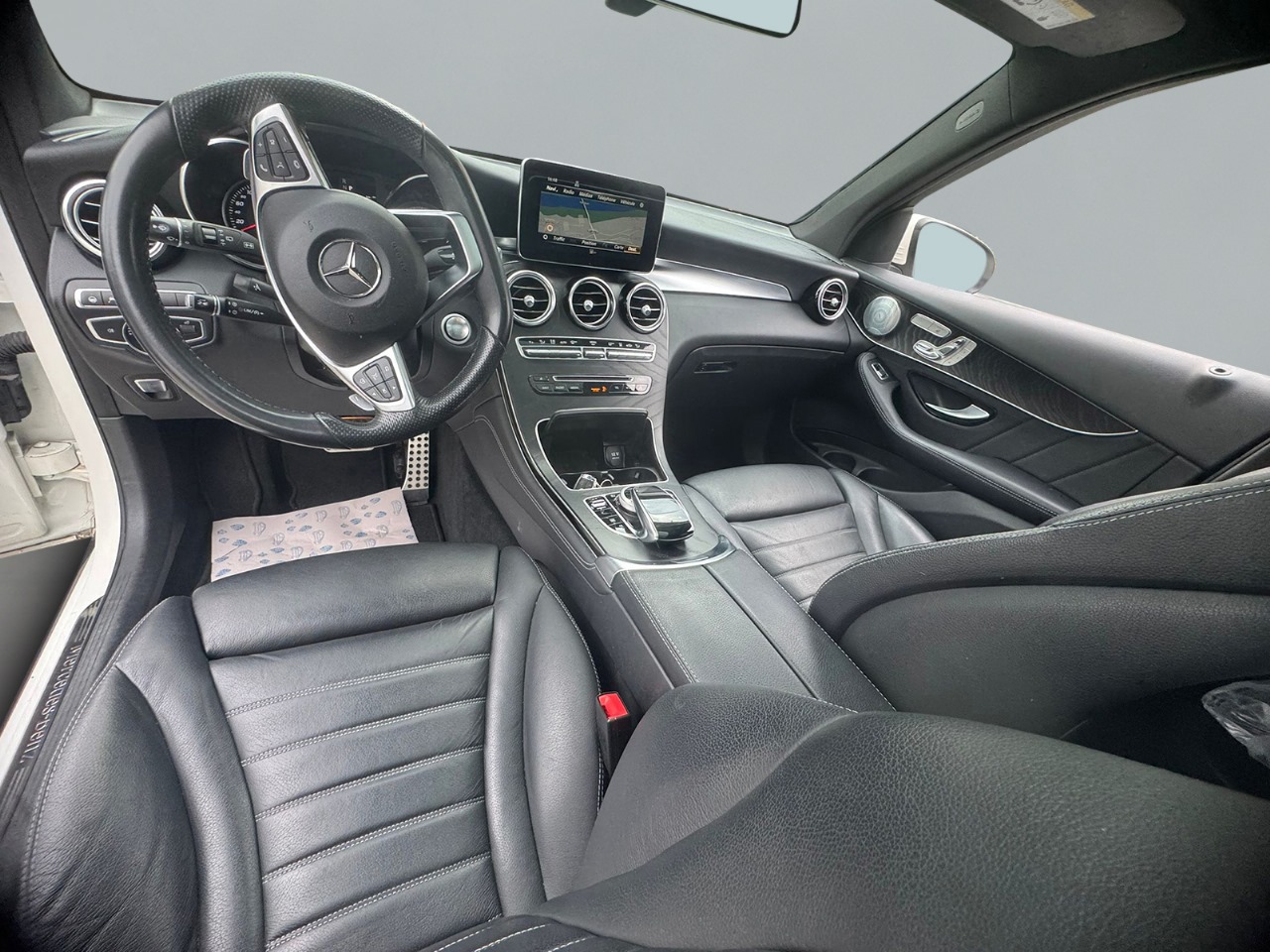 MERCEDES-BENZ GLC 350 e AMG Line 4Matic 7G-Tronic-image-10