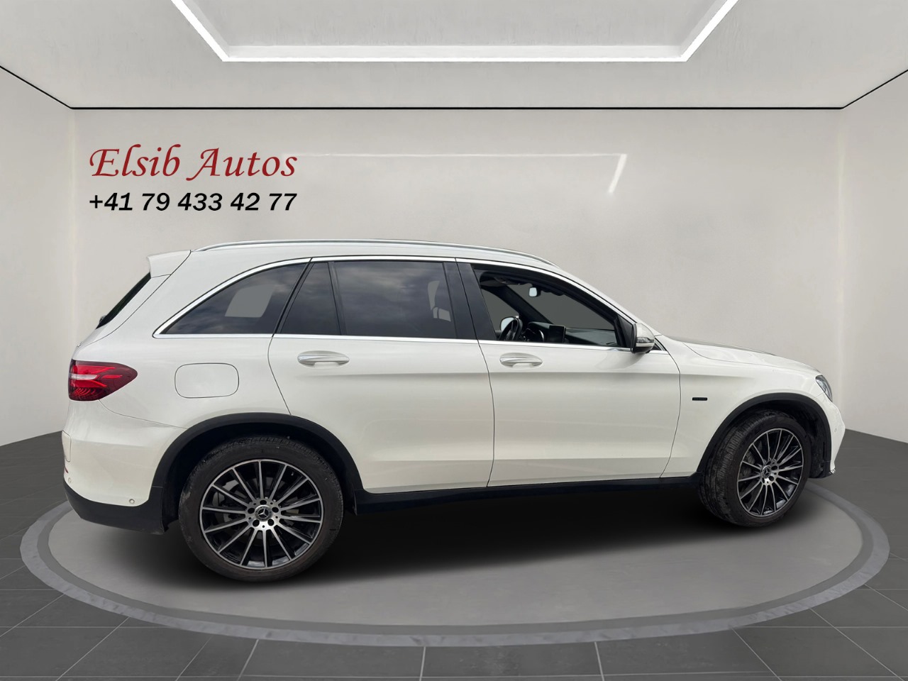 MERCEDES-BENZ GLC 350 e AMG Line 4Matic 7G-Tronic-image-2