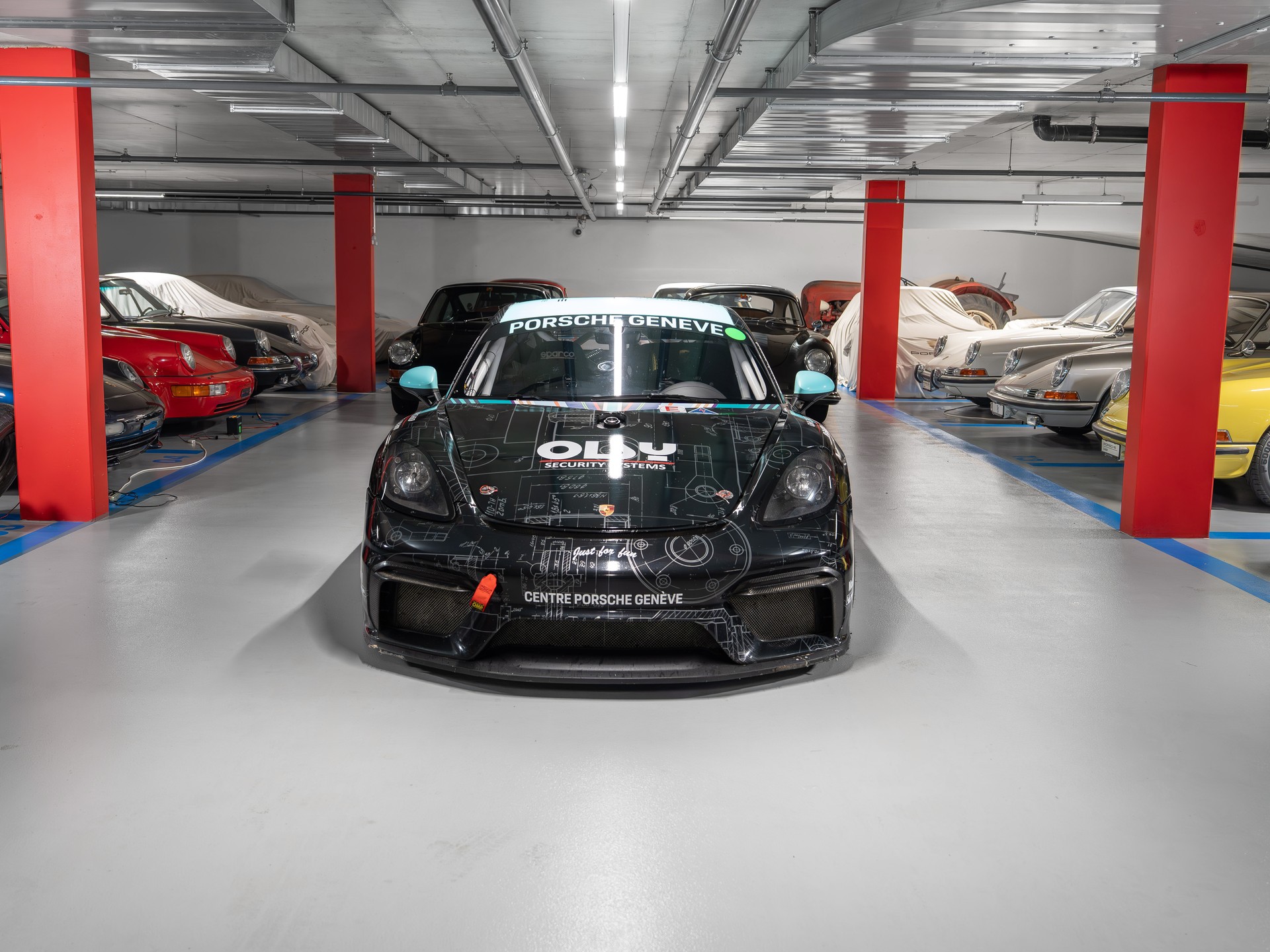 PORSCHE 718 GT4 Club Sport Manthey Racing MR-image-5
