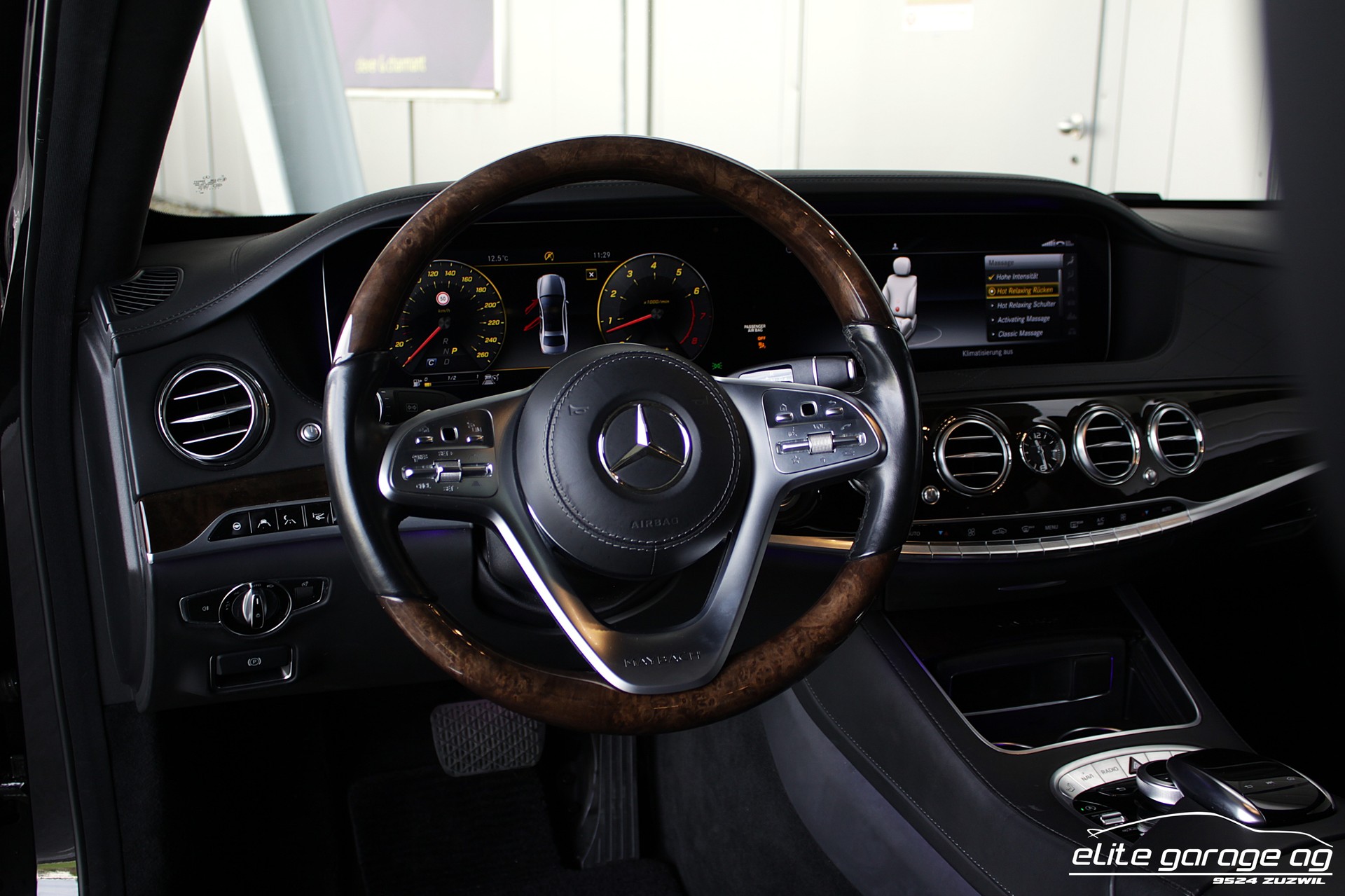MERCEDES-BENZ S 560 Maybach 4Matic 9G-Tronic-image-12