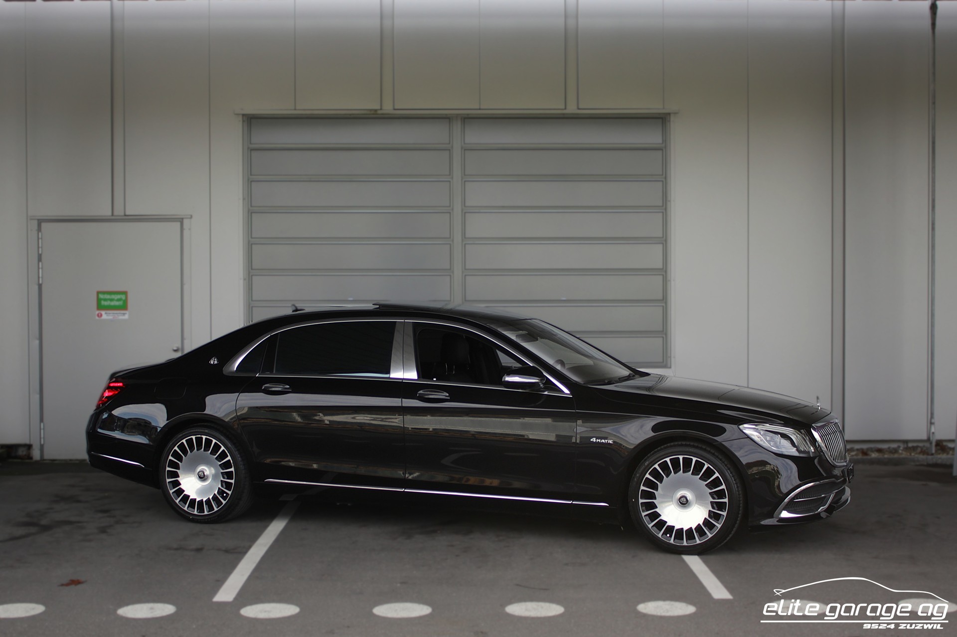 MERCEDES-BENZ S 560 Maybach 4Matic 9G-Tronic-image-6