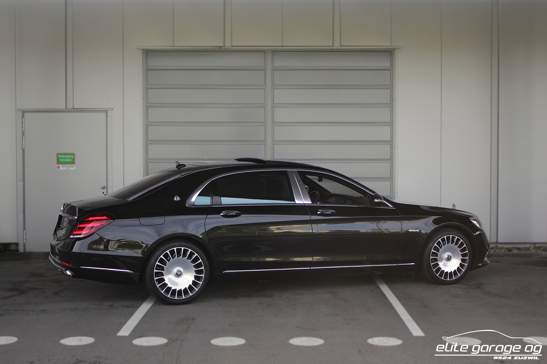 MERCEDES-BENZ S 560 Maybach 4Matic 9G-Tronic-image-4