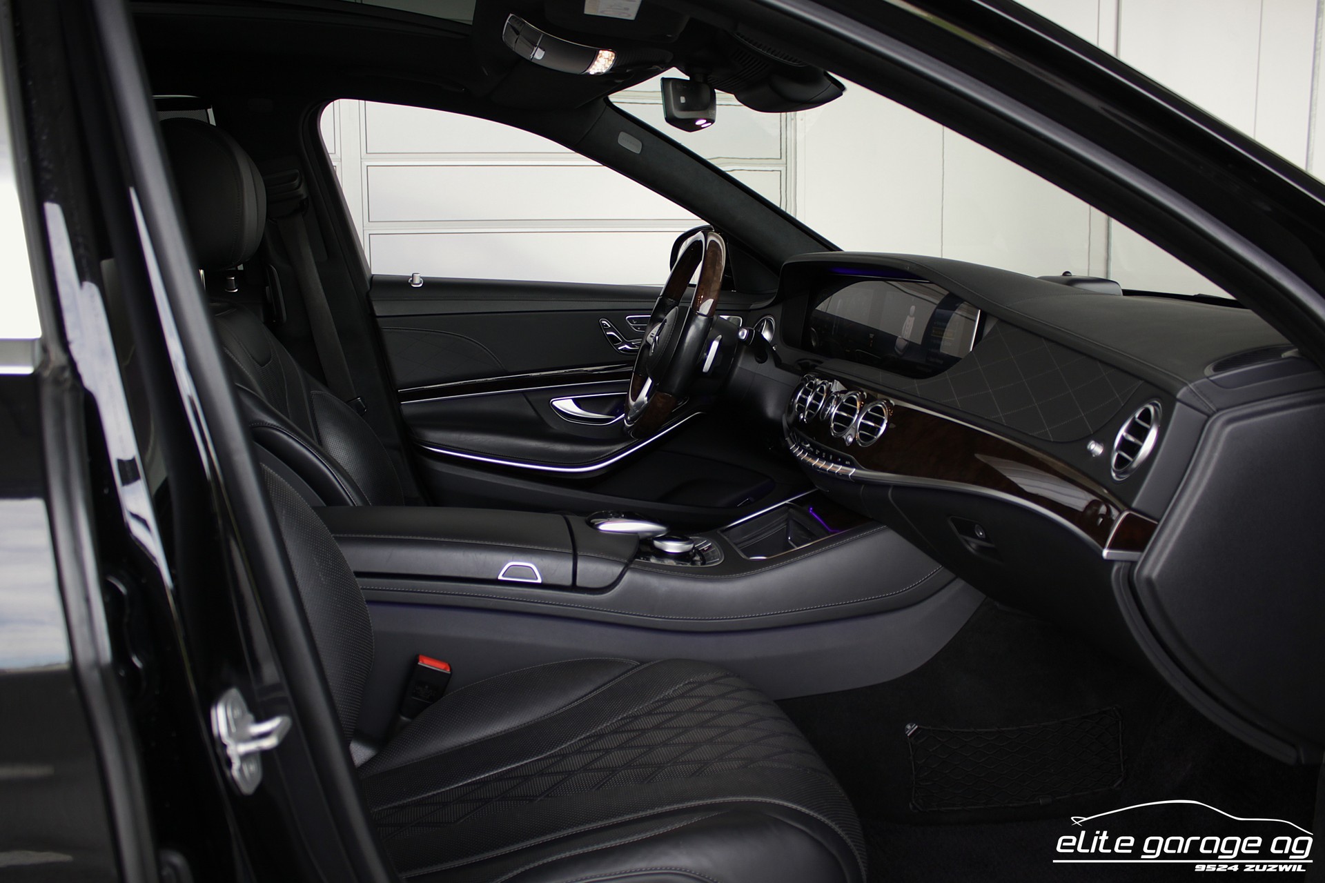 MERCEDES-BENZ S 560 Maybach 4Matic 9G-Tronic-image-13
