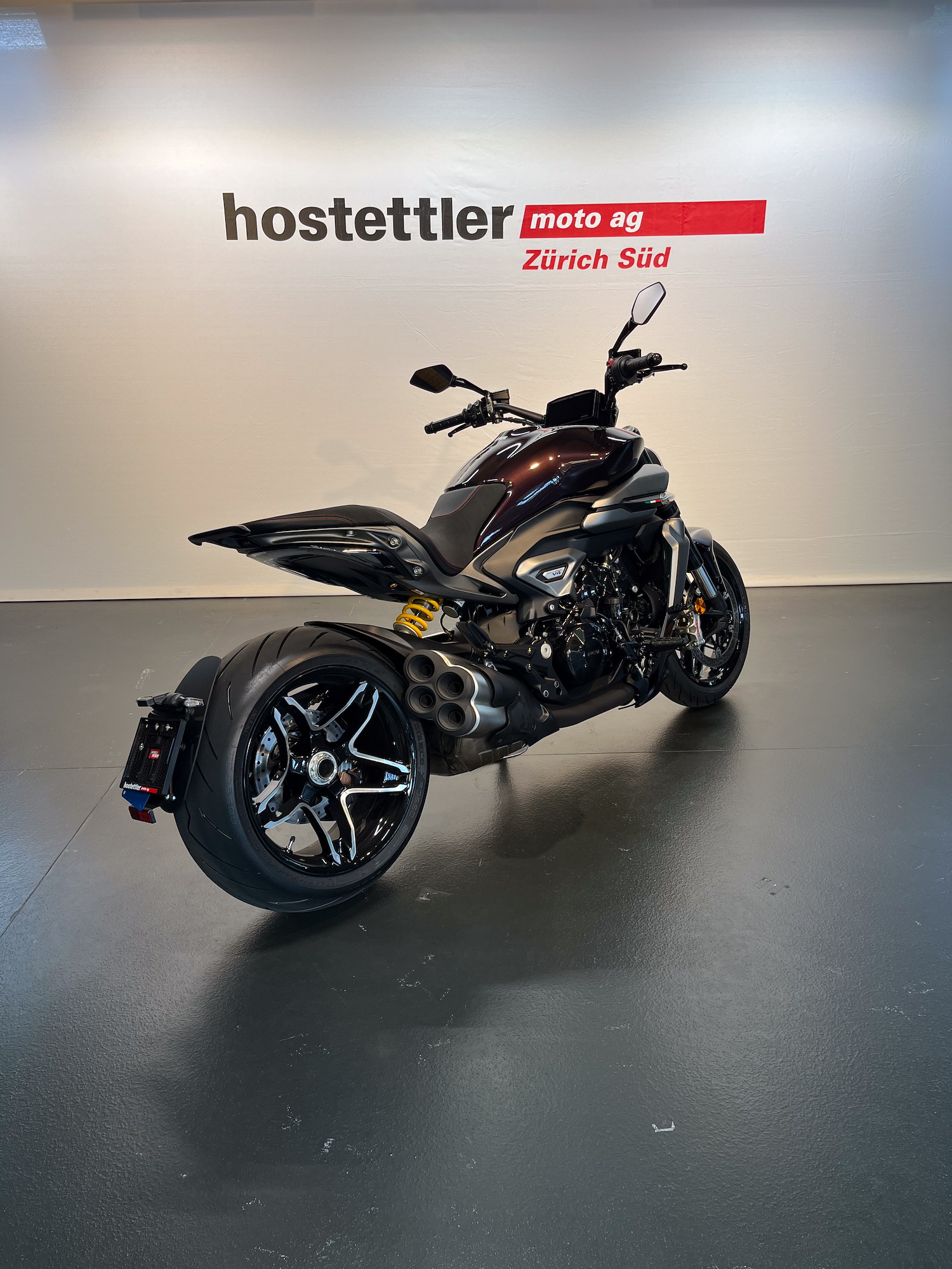DUCATI X Diavel V4-showroom-element-1