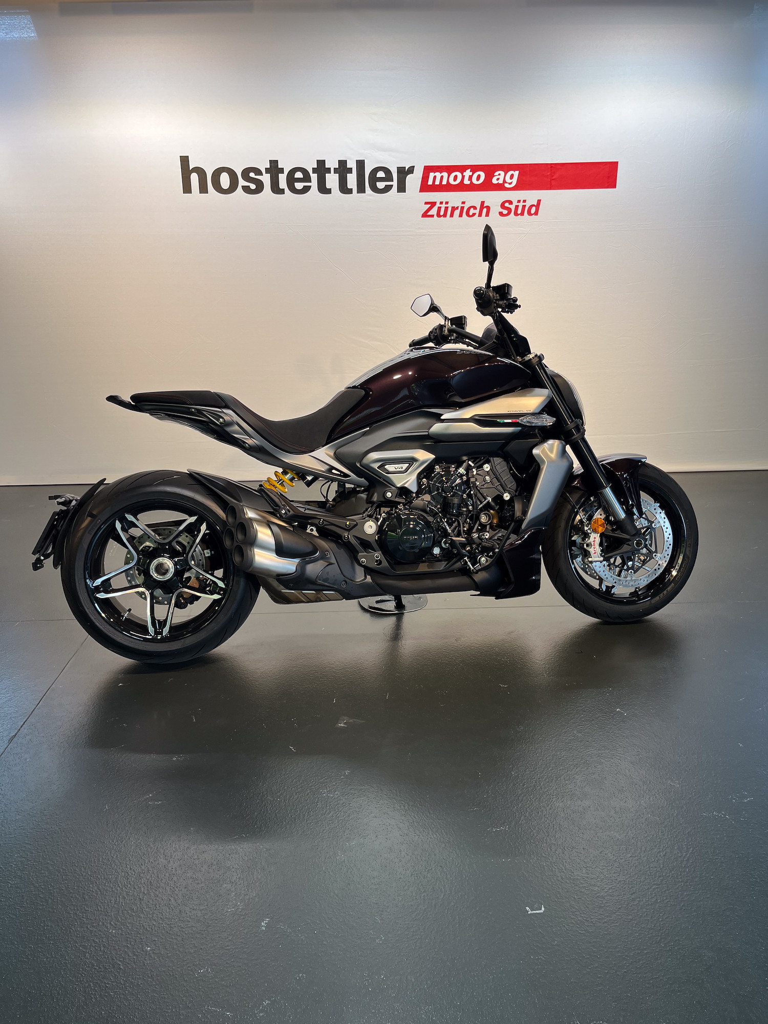 DUCATI X Diavel V4