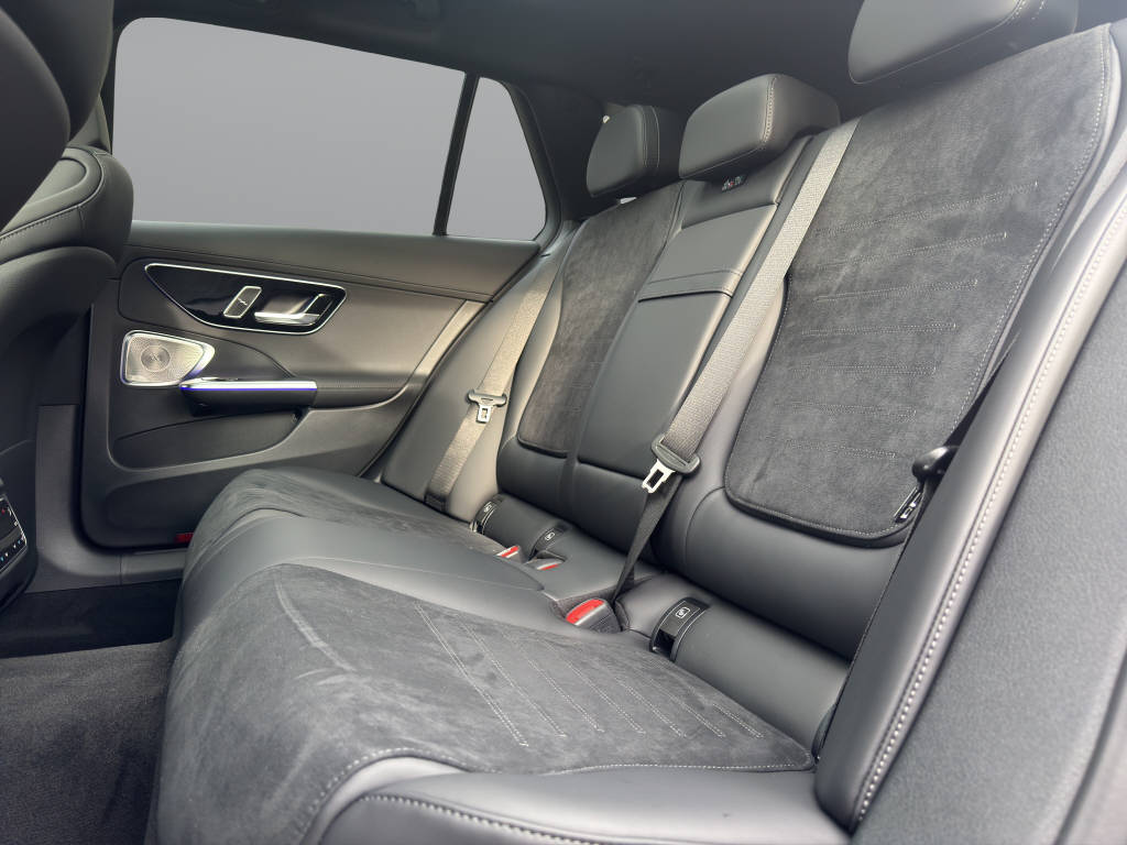 MERCEDES-BENZ C 220 d Swiss Star AMG Line 4matic Kombi-image-11