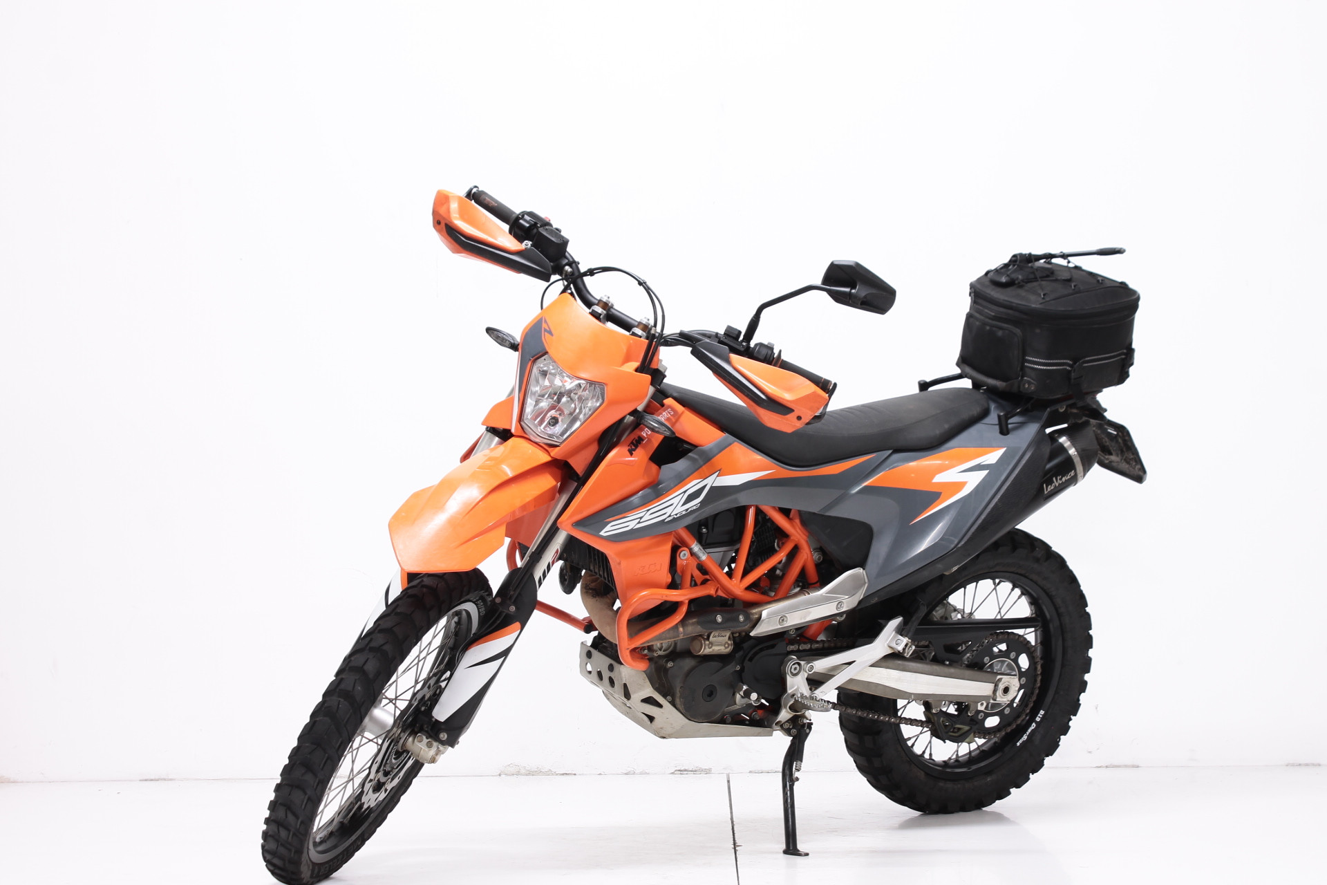 KTM 690 Enduro R-showroom-element-1