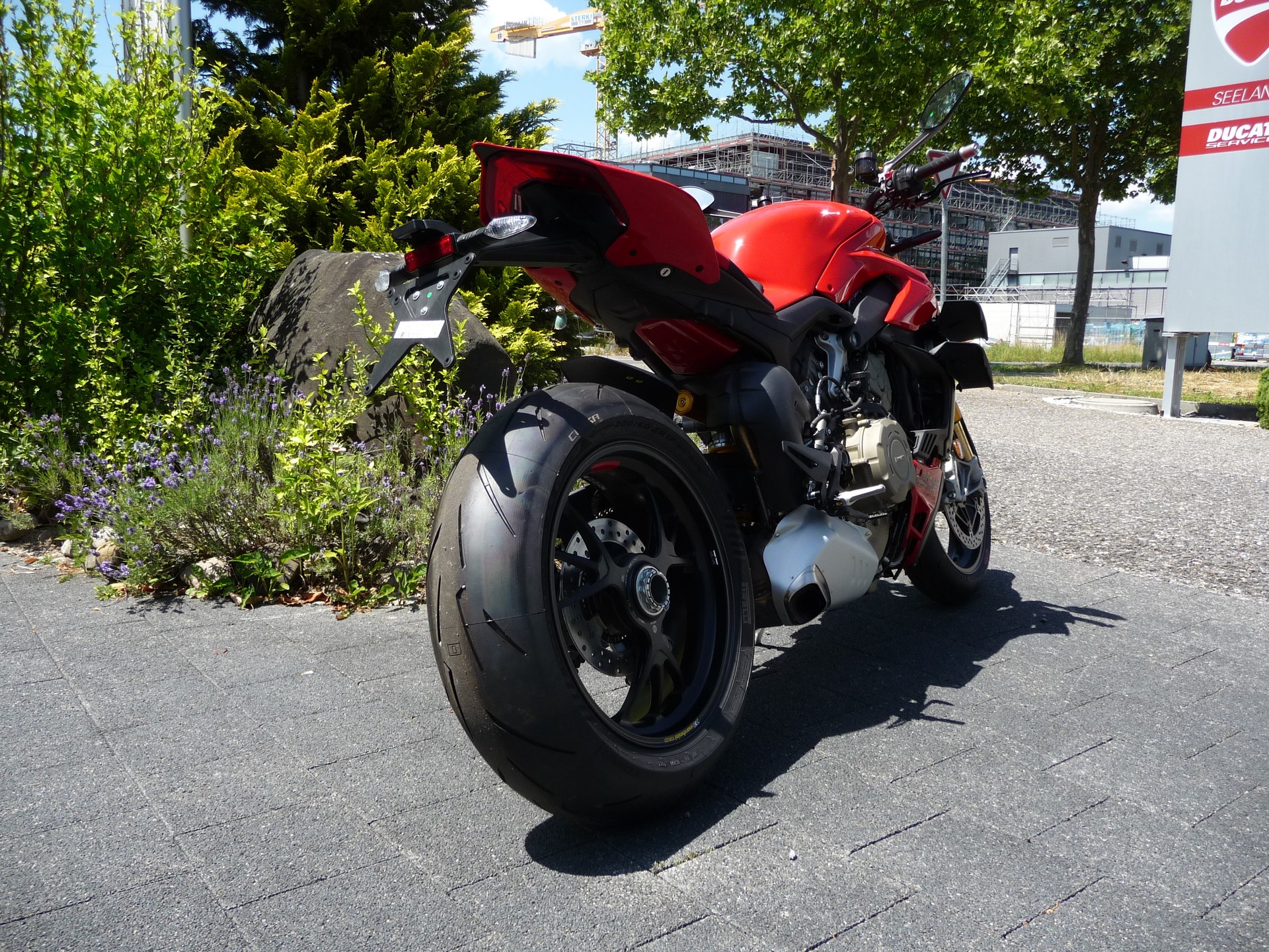 DUCATI Streetfighter V4 S-showroom-element-3