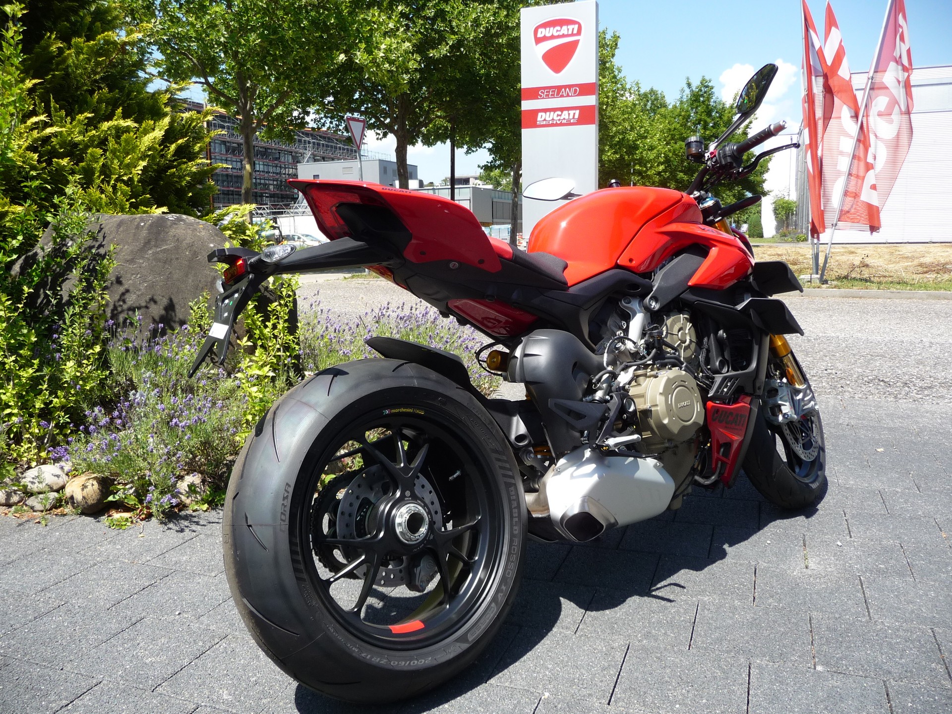 DUCATI Streetfighter V4 S-showroom-element-1