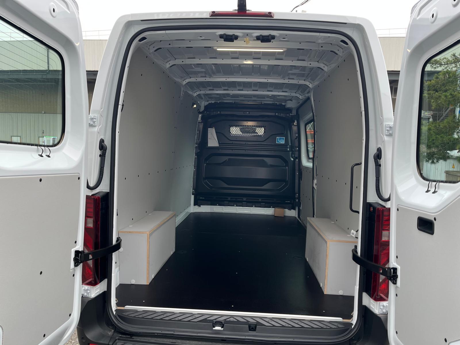 RENAULT MASTER RED L3H2-image-5