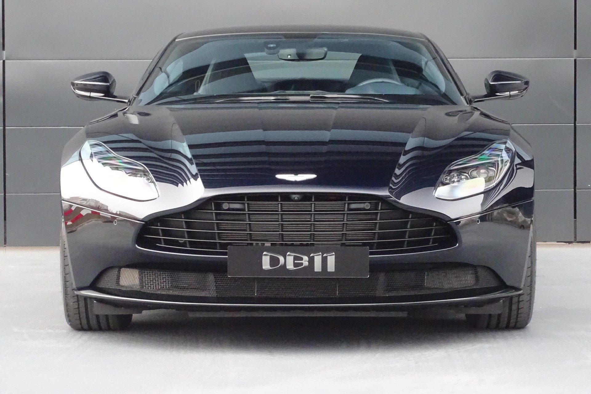 ASTON MARTIN DB11 Coupé 4.0 V8 Bi-Turbo-showroom-element-3