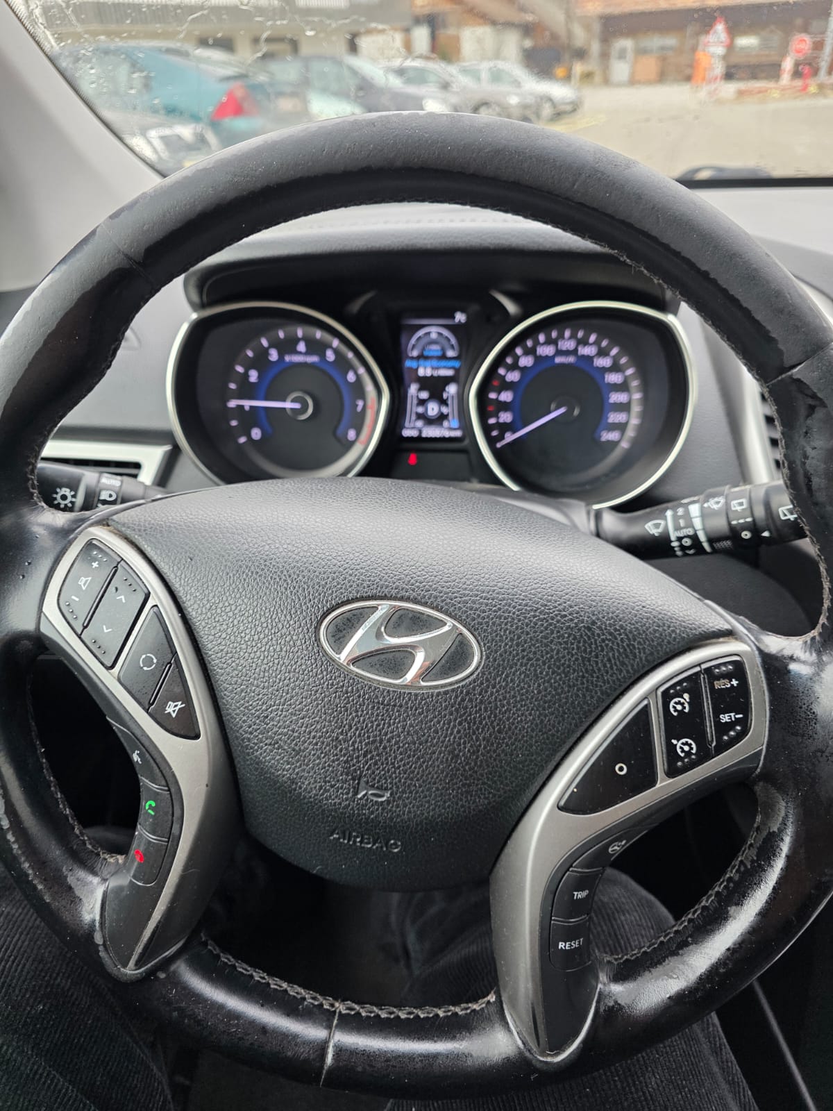 HYUNDAI i30 Wagon 1.6 GDI Premium Automatic-image-9