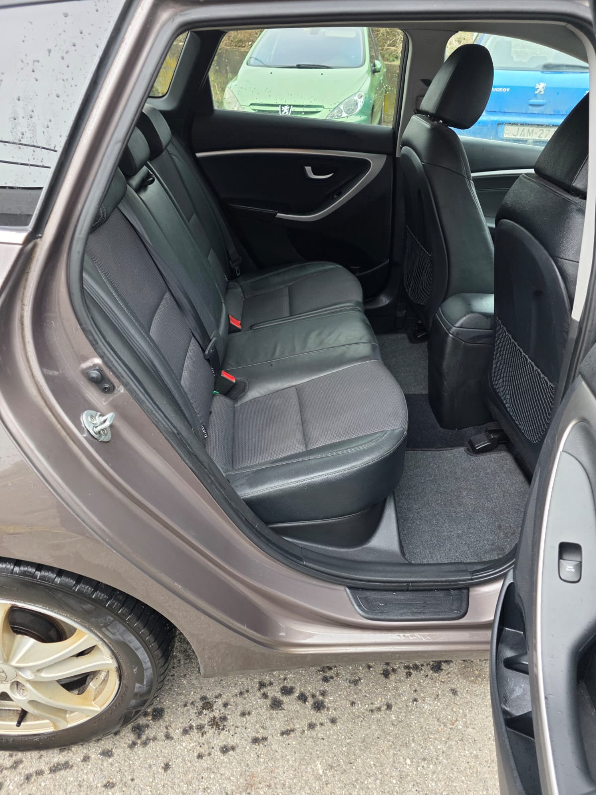 HYUNDAI i30 Wagon 1.6 GDI Premium Automatic-image-5