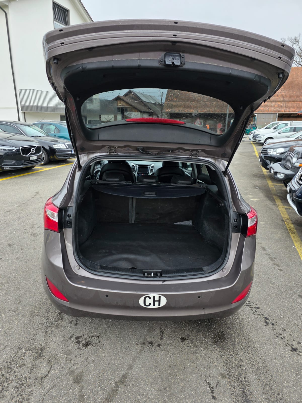 HYUNDAI i30 Wagon 1.6 GDI Premium Automatic-image-4