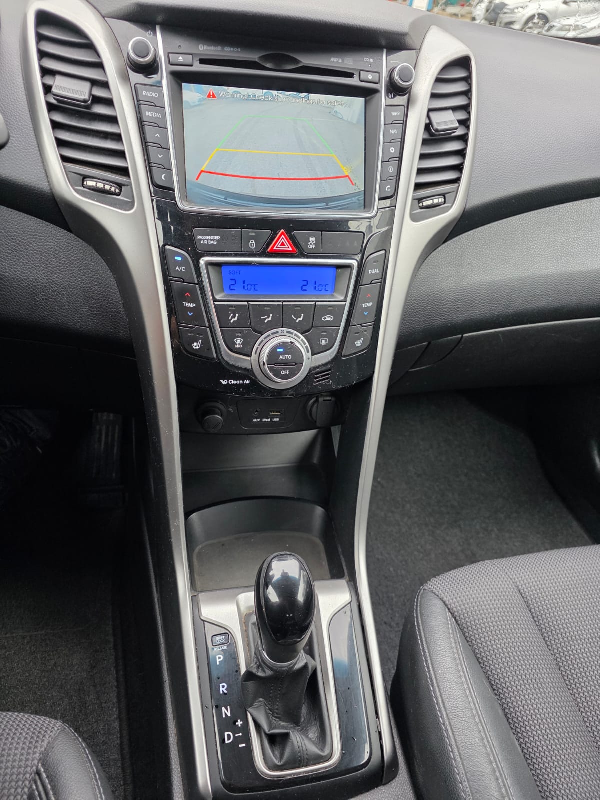 HYUNDAI i30 Wagon 1.6 GDI Premium Automatic-image-11