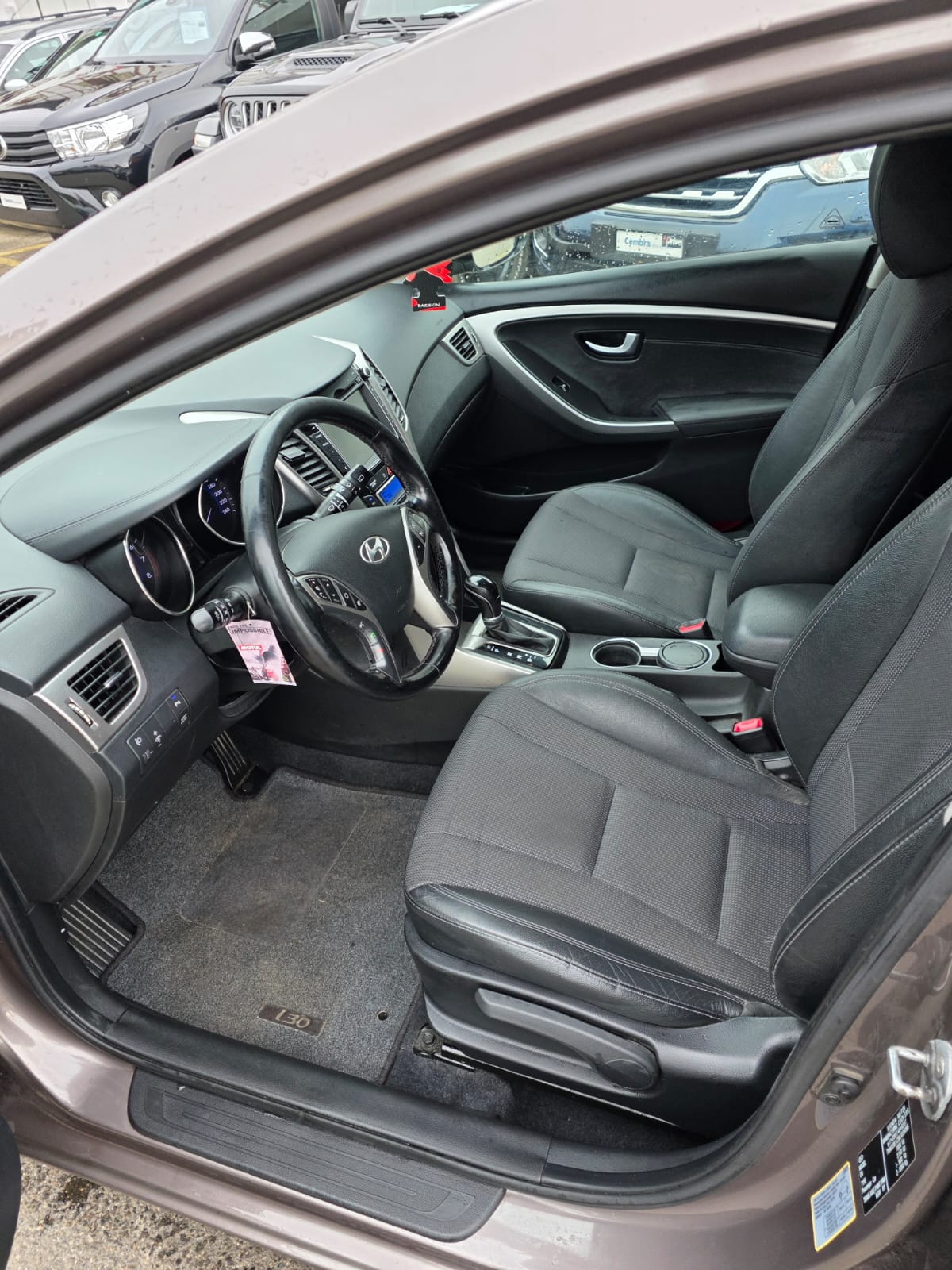 HYUNDAI i30 Wagon 1.6 GDI Premium Automatic-image-3