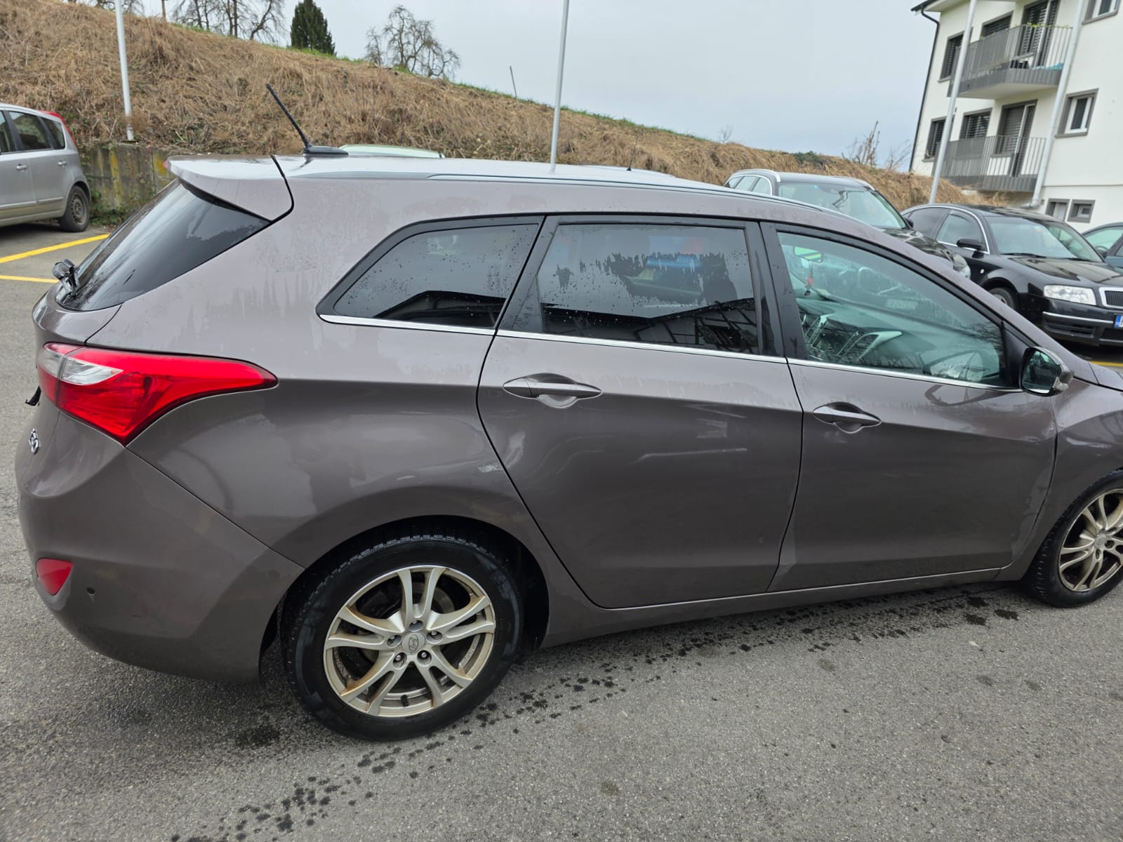 HYUNDAI i30 Wagon 1.6 GDI Premium Automatic-image-13