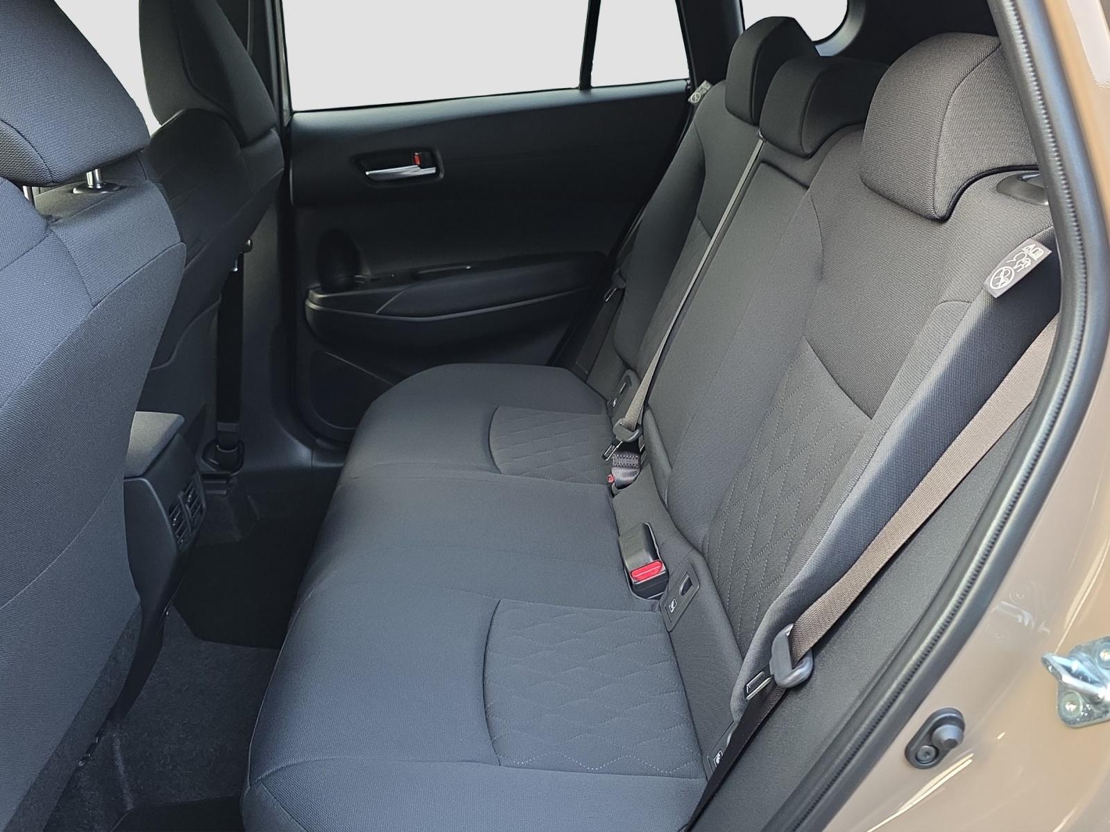 TOYOTA Corolla Cross 2.0 HSD Trend AWD-i-image-10