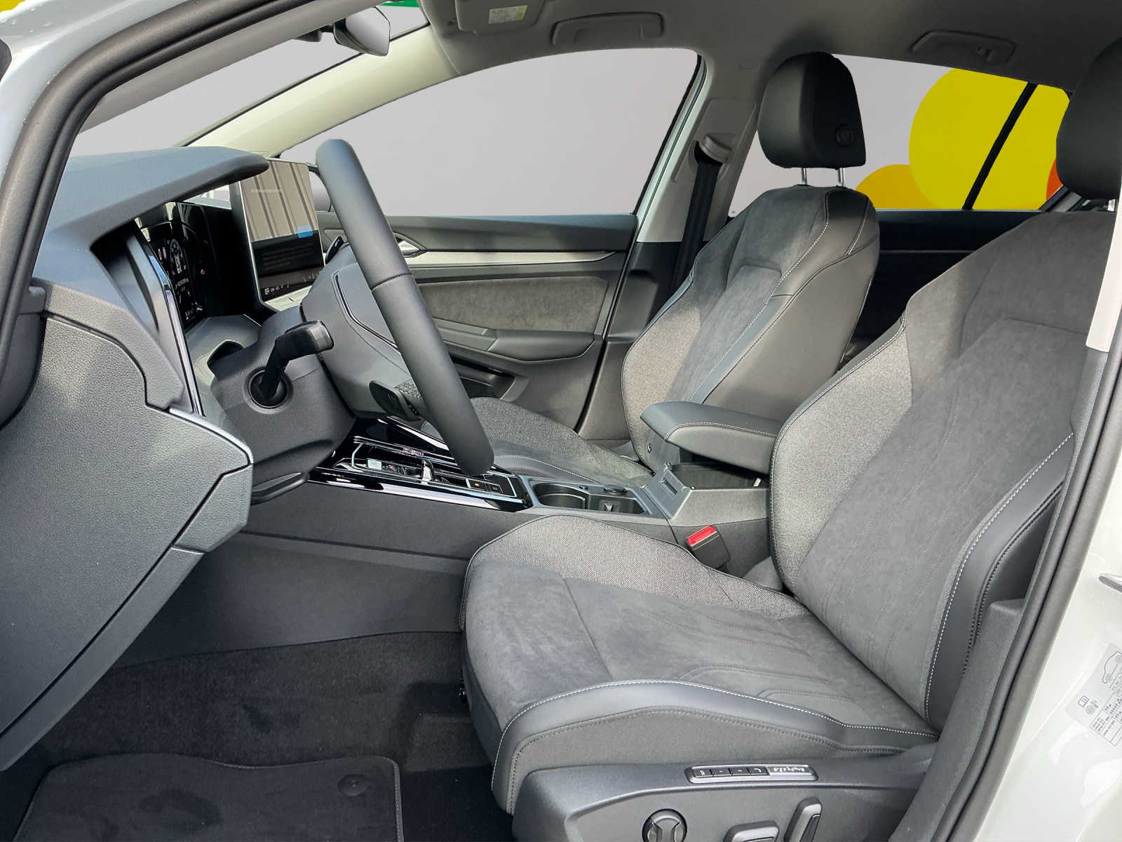 VW Golf 1.5 TSI PHEV Style-image-4