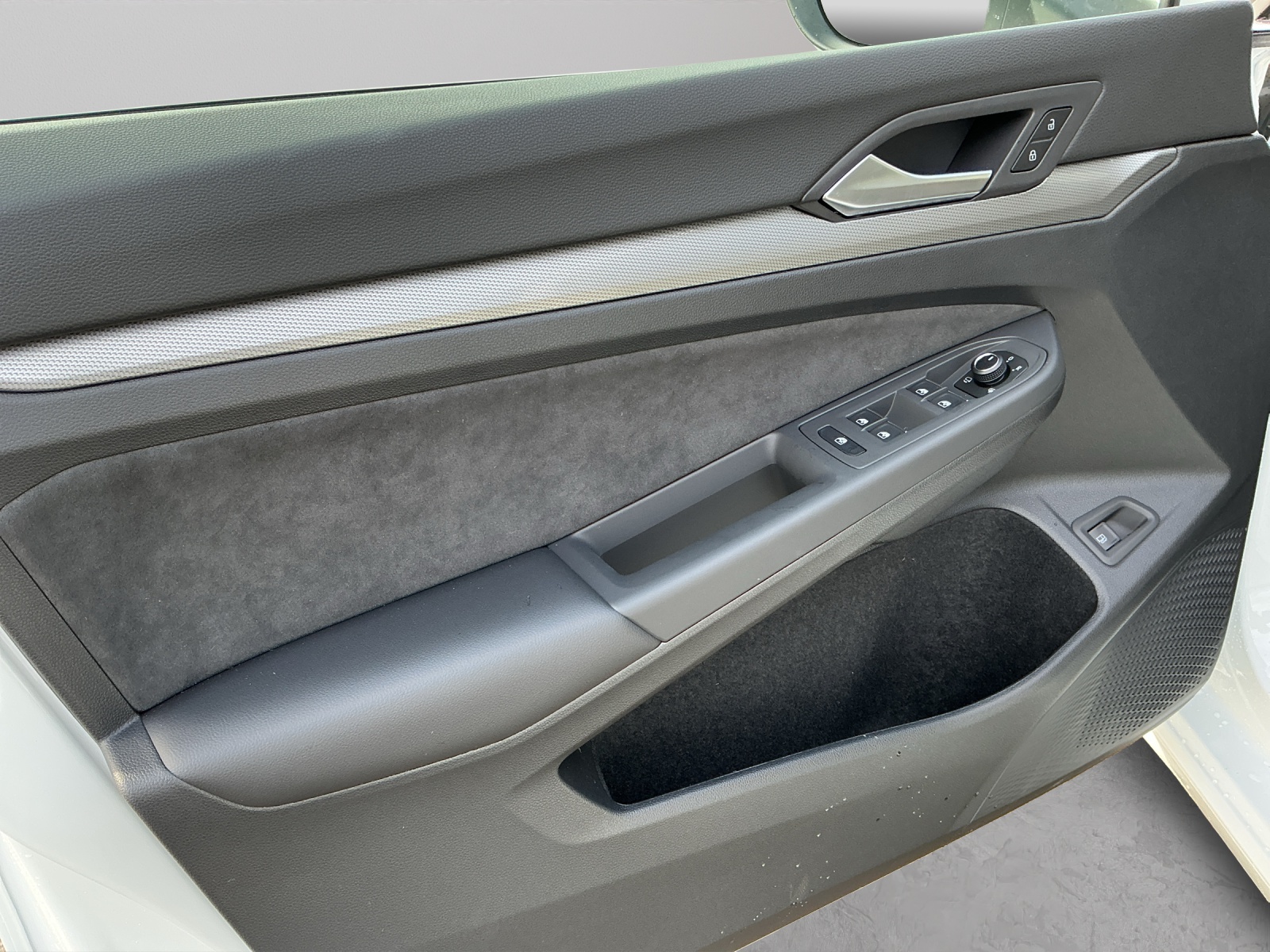 VW Golf 1.5 TSI PHEV Style-image-7