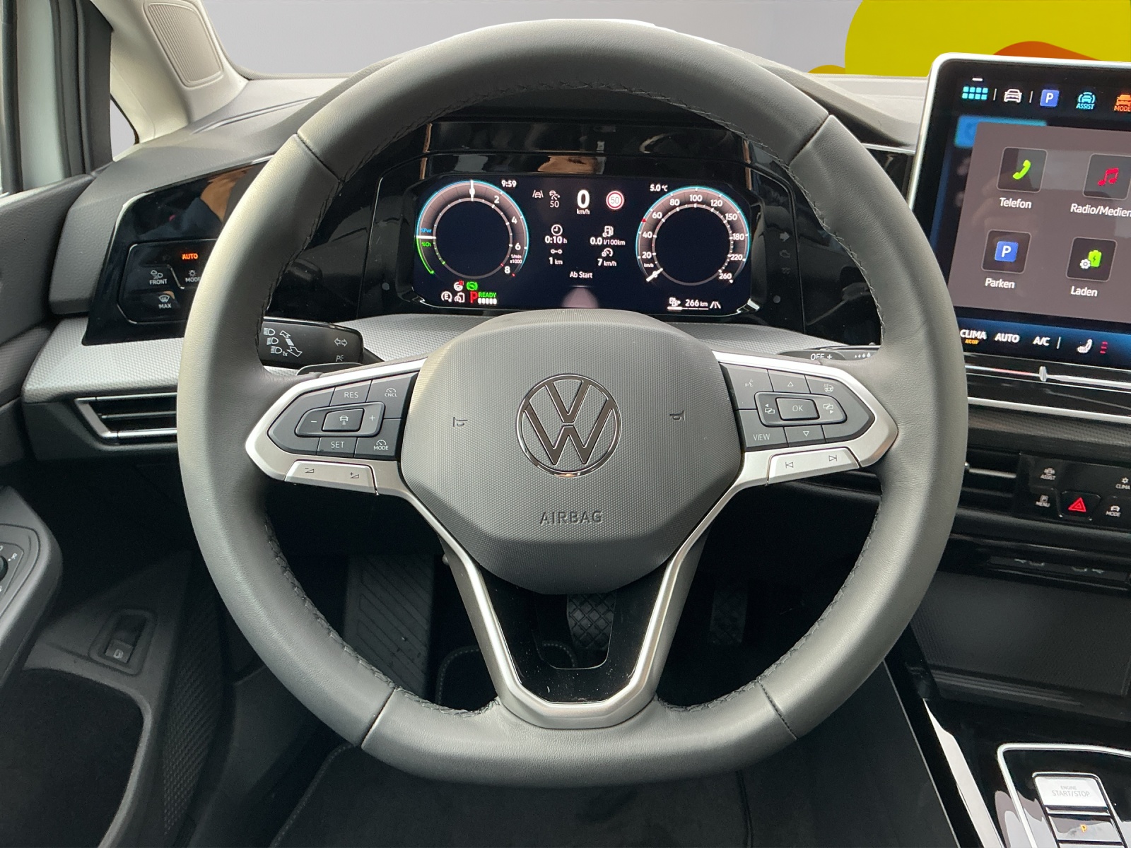 VW Golf 1.5 TSI PHEV Style-image-5