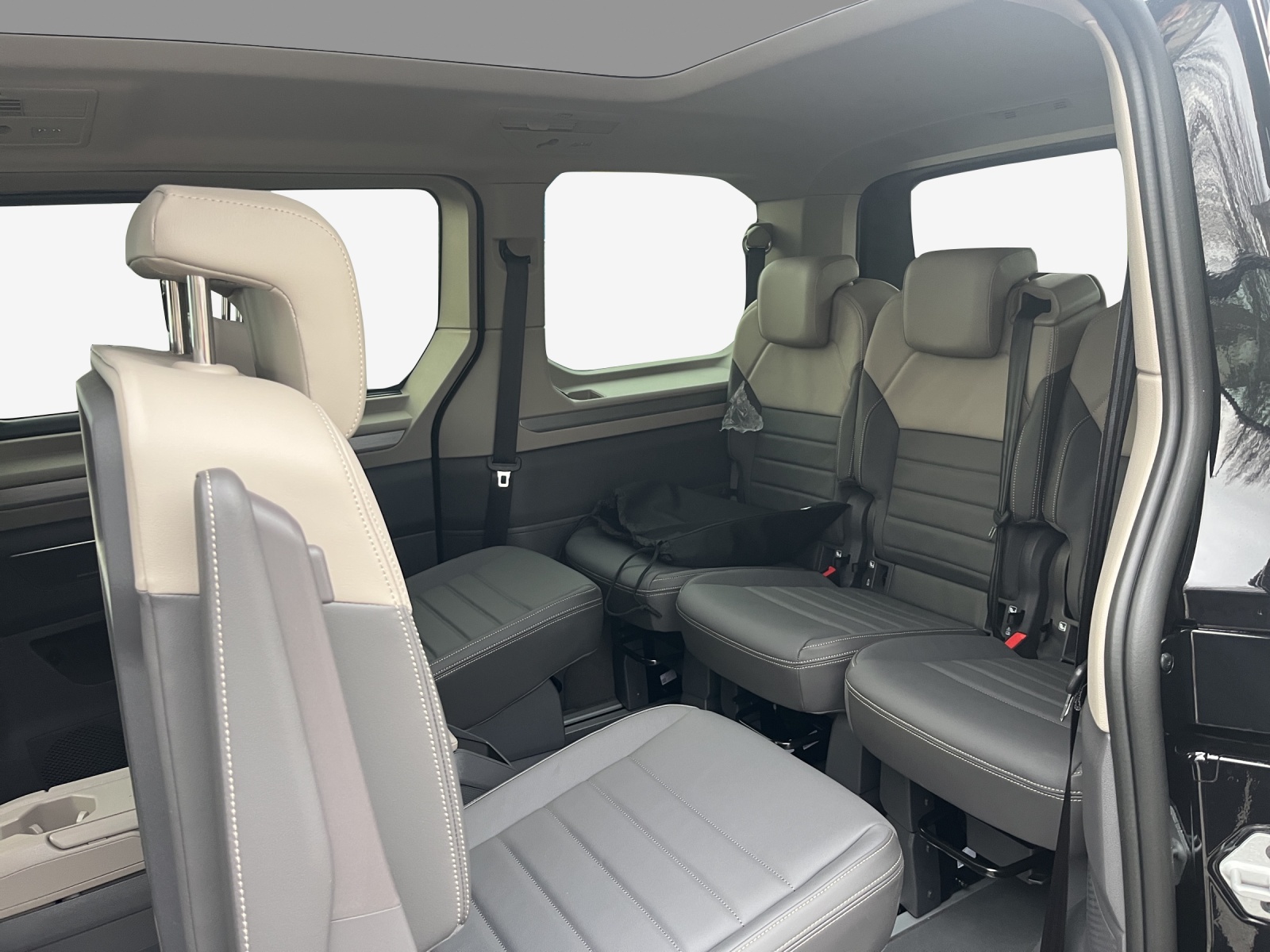 VW Multivan 1.5 eHybrid Style Liberty 4Motion DSG-image-11