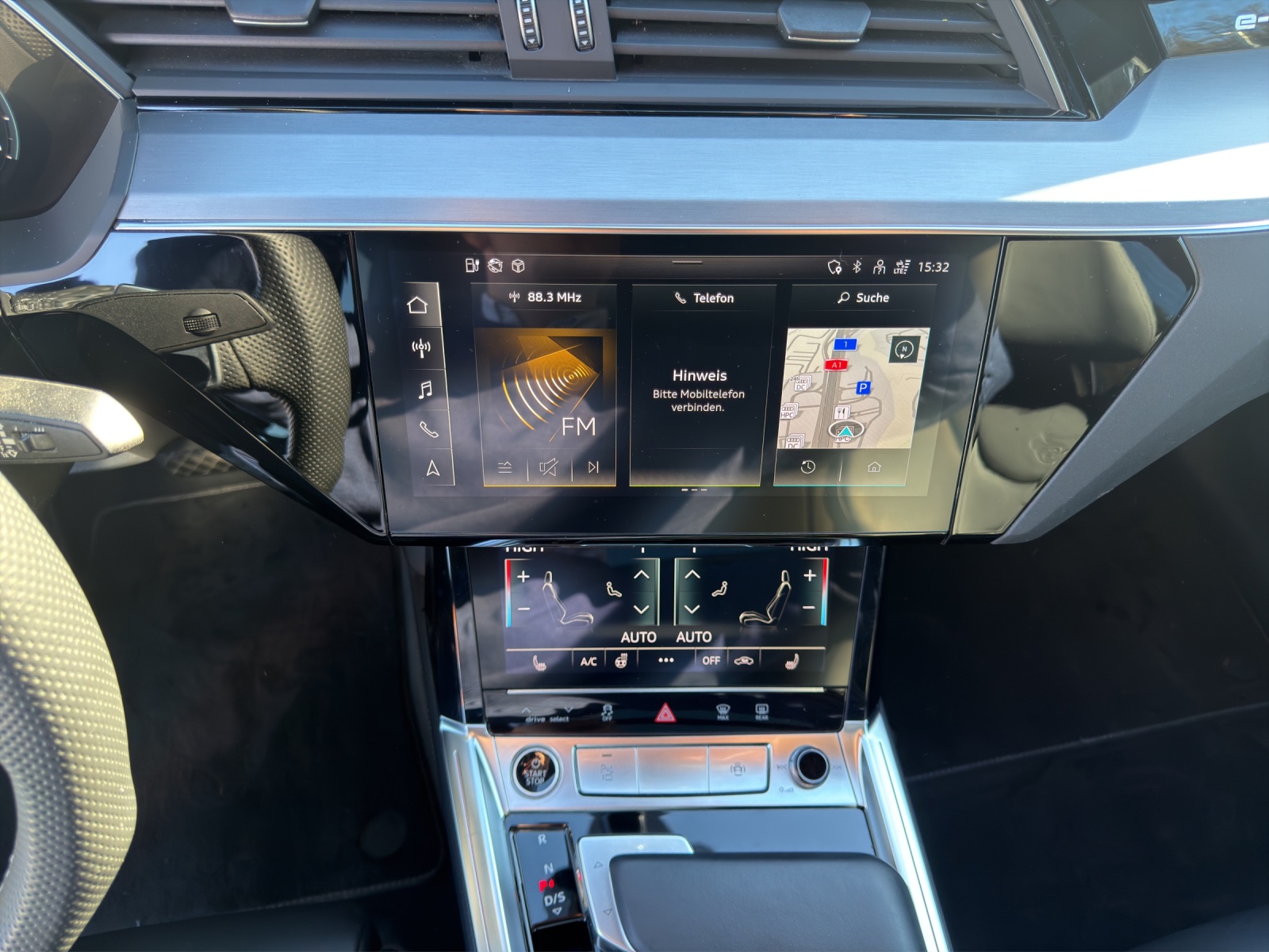AUDI e-tron 55 Sportback S Line Black Edition quattro-image-11