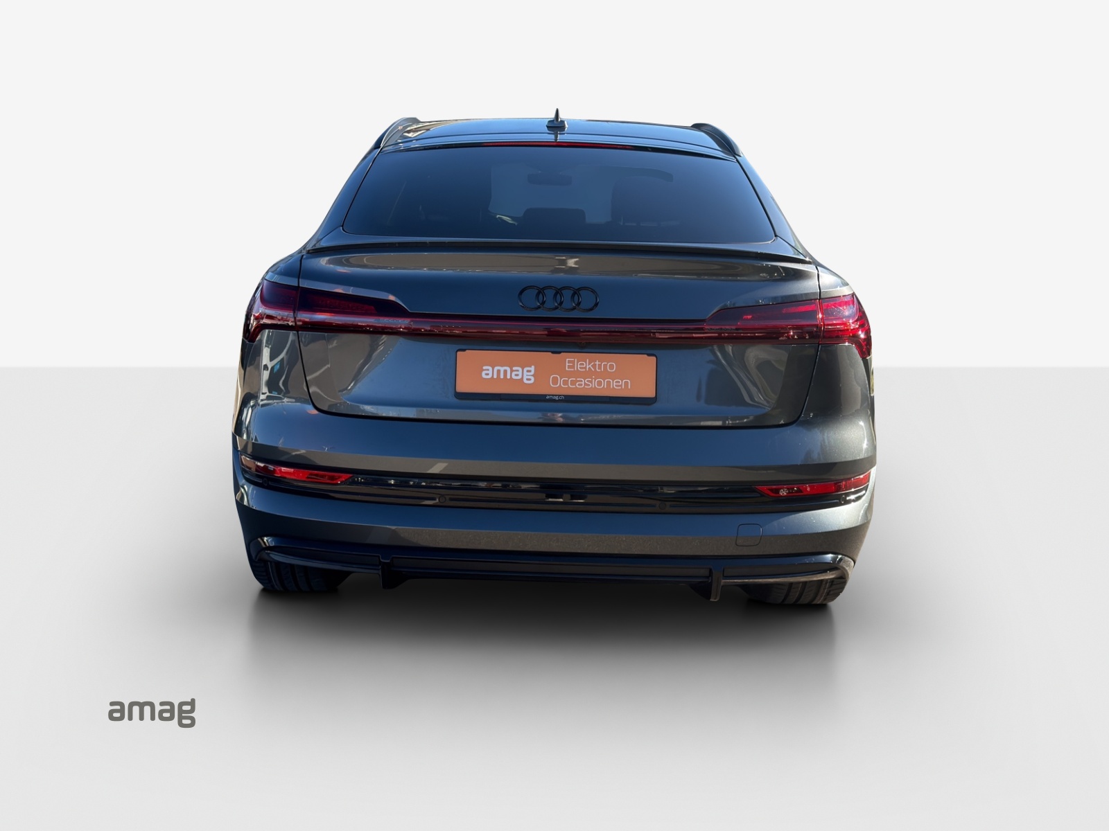 AUDI e-tron 55 Sportback S Line Black Edition quattro-image-4