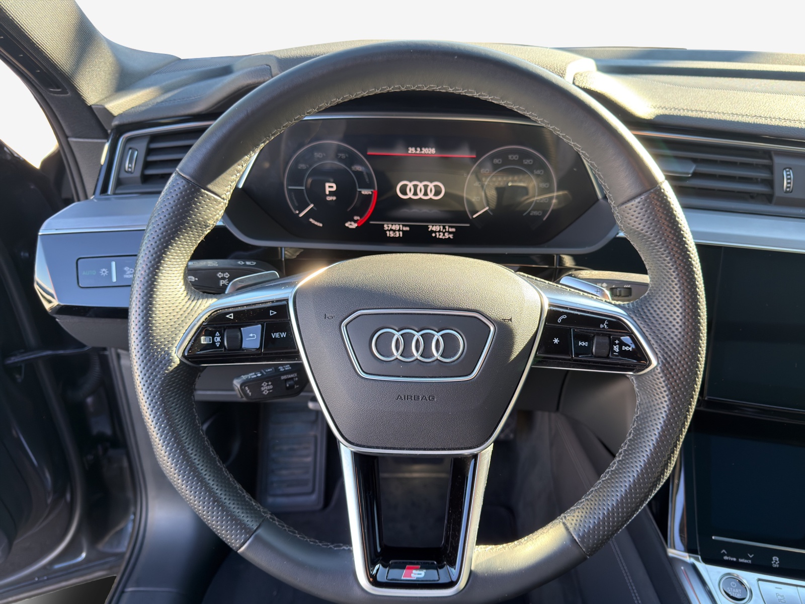 AUDI e-tron 55 Sportback S Line Black Edition quattro-image-10