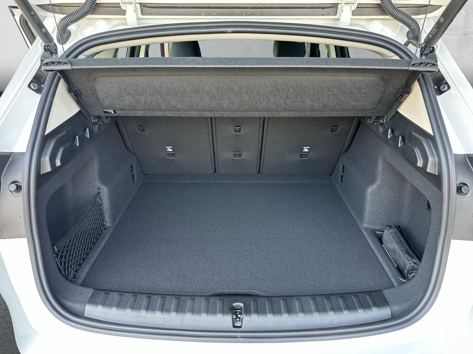 BMW X1 18i sDrive-image-9