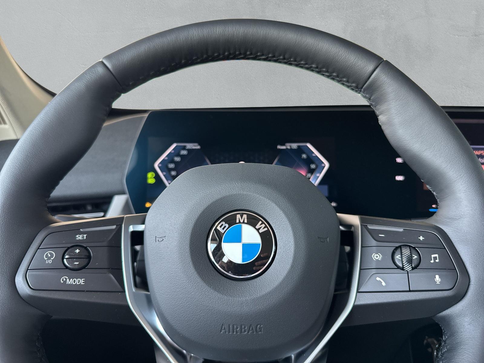 BMW X1 18i sDrive-image-18