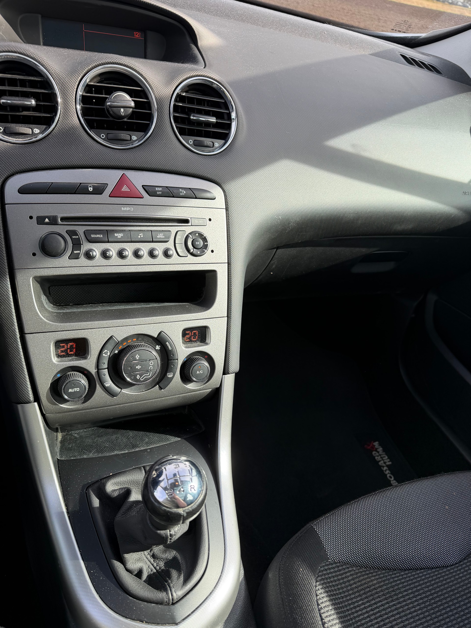 PEUGEOT 308 1.6 16V T Black&Silver ***FRISCH AB MFK***-image-12