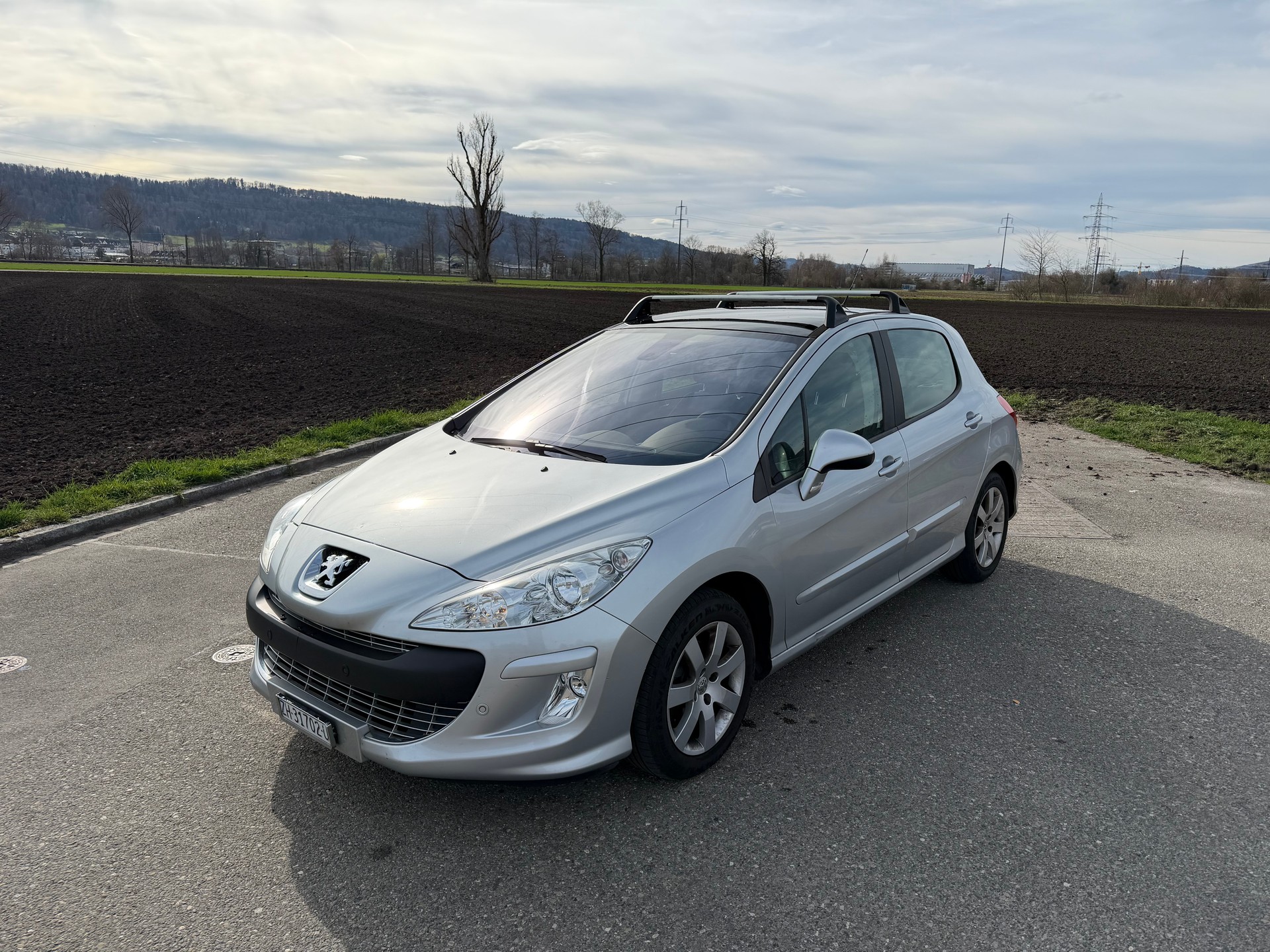 PEUGEOT 308 1.6 16V T Black&Silver ***FRISCH AB MFK***-showroom-element-1