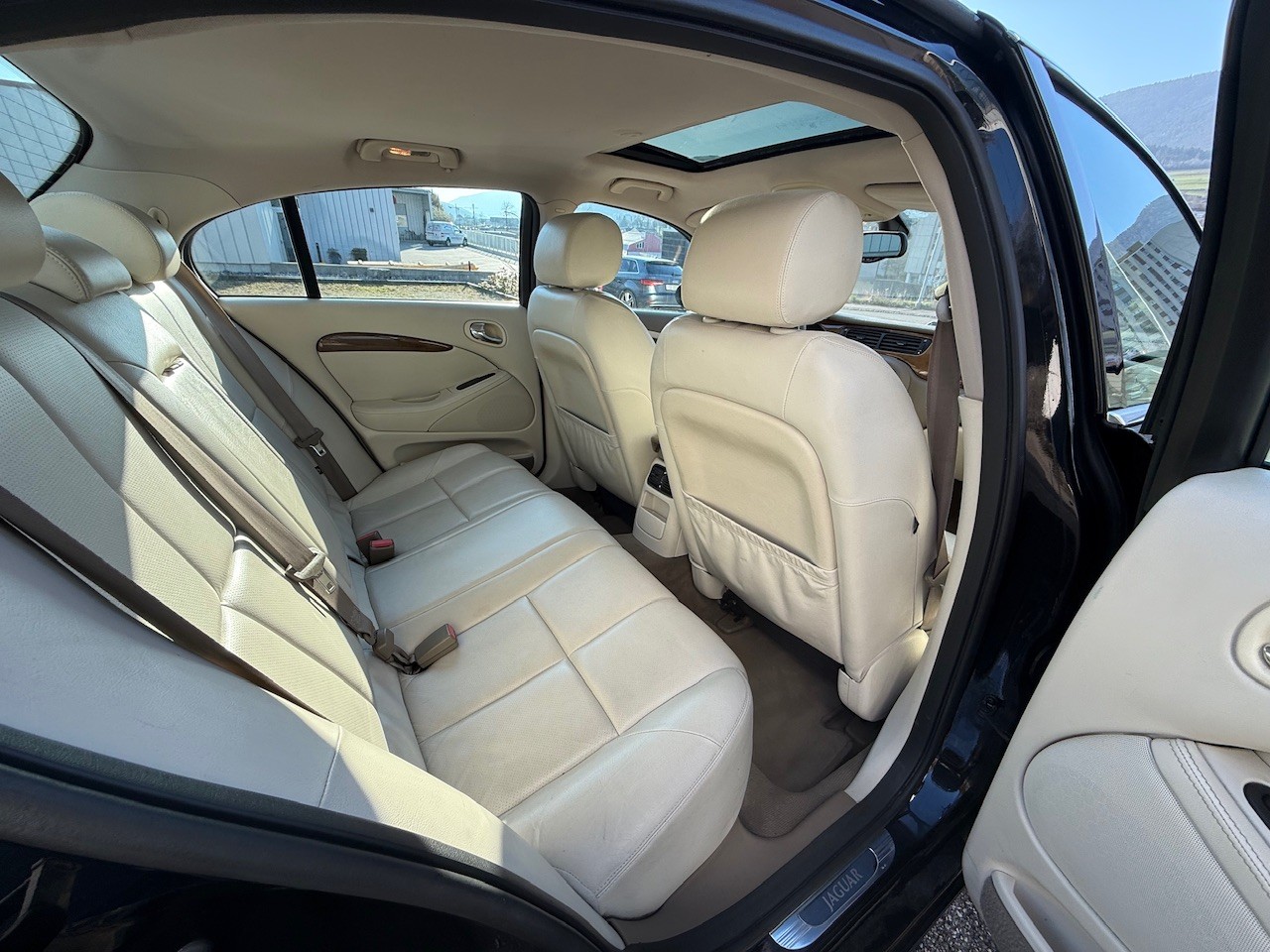 JAGUAR S-Type 4.2 V8 Executive-image-9