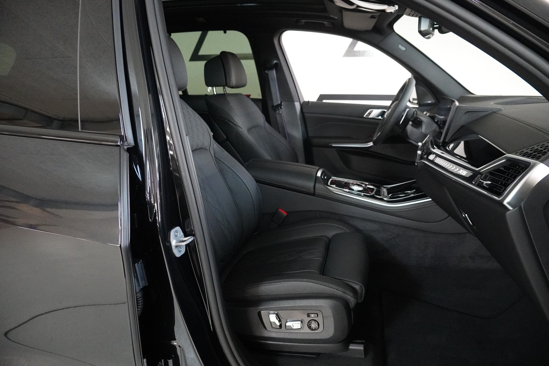 BMW X5 xDrive 48V 40d M Sport Pro Steptronic-image-14