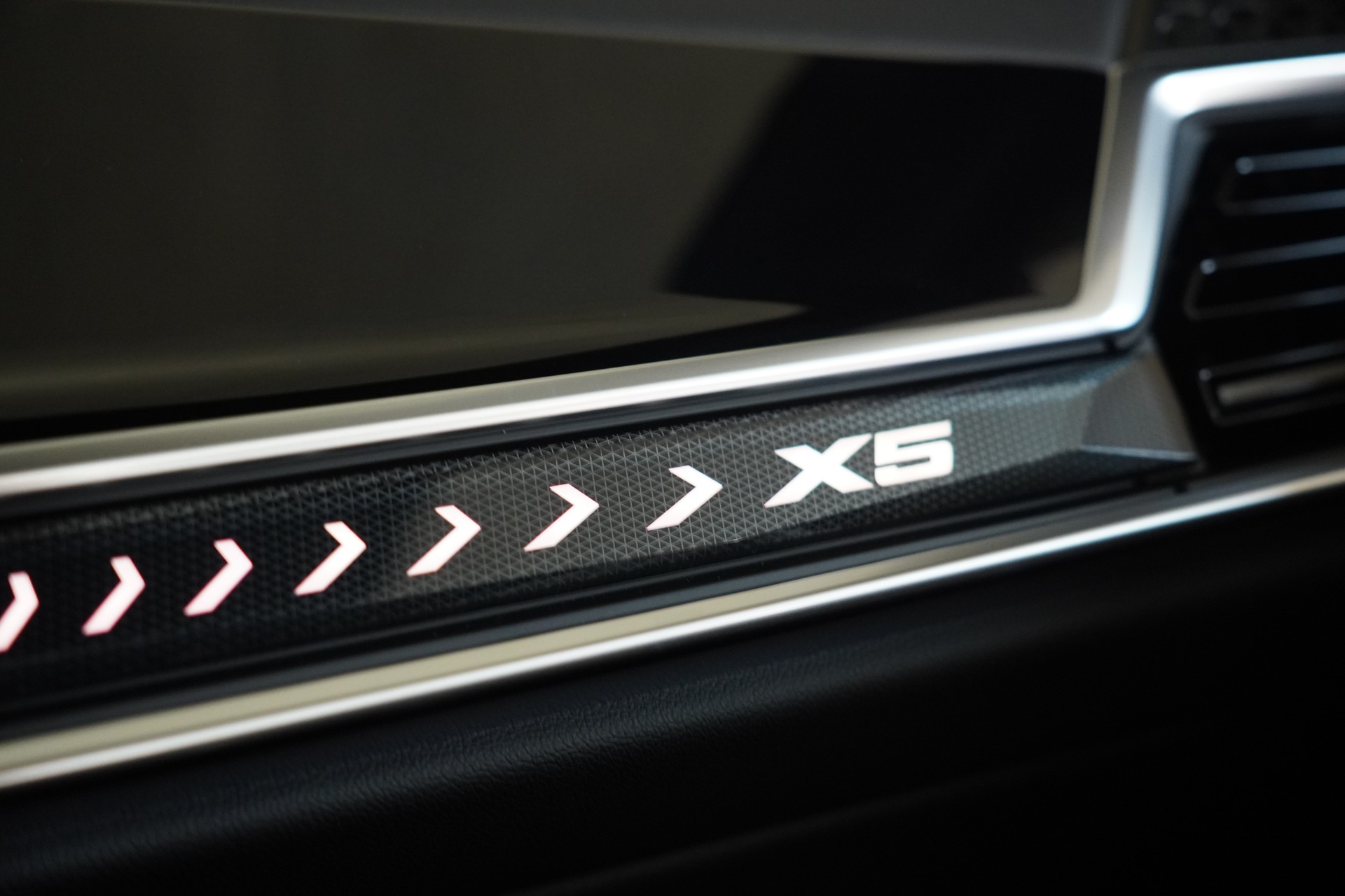 BMW X5 xDrive 48V 40d M Sport Pro Steptronic-image-22