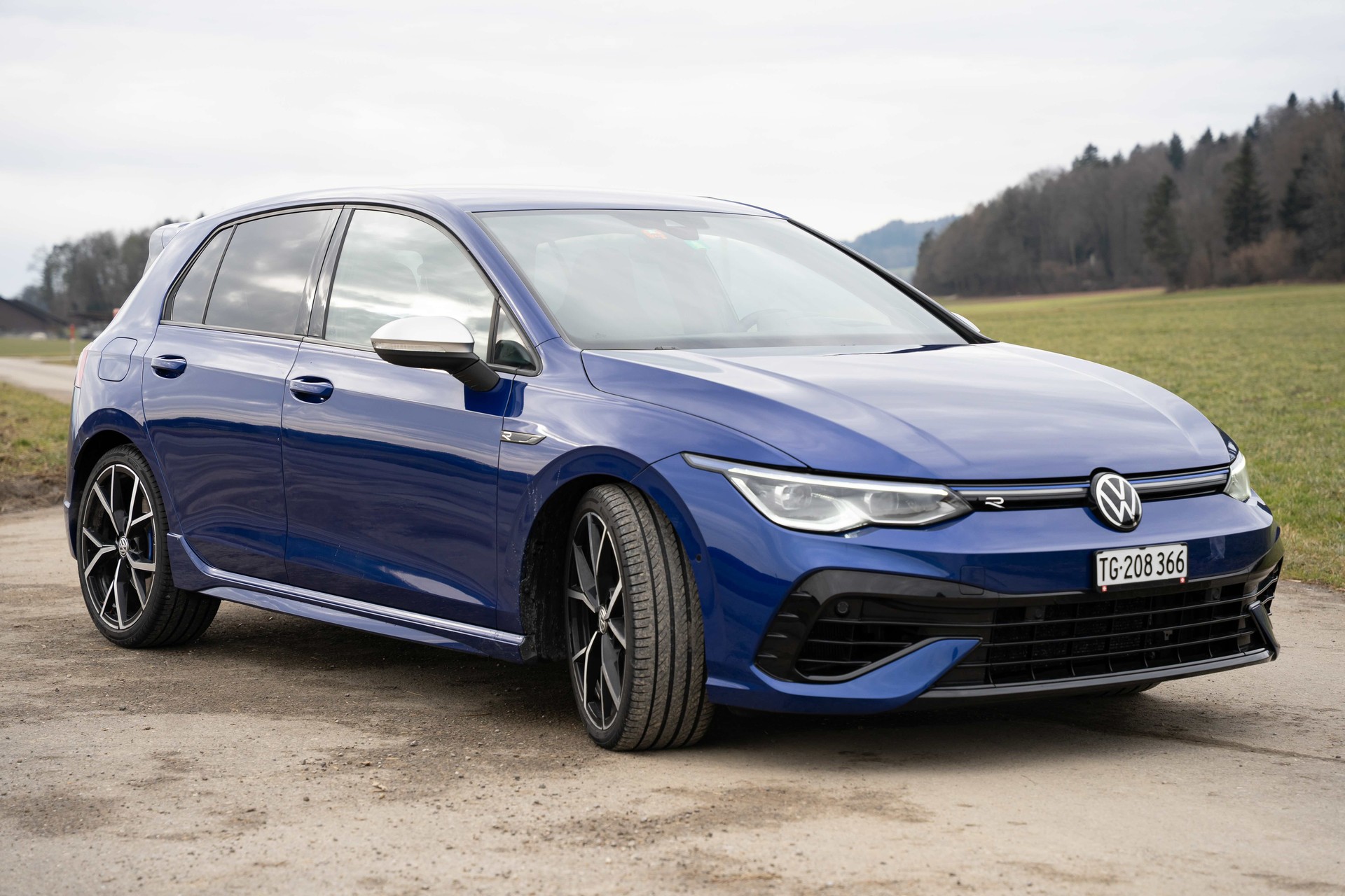 VW Golf 2.0 TSI R DSG 4Motion-image-5