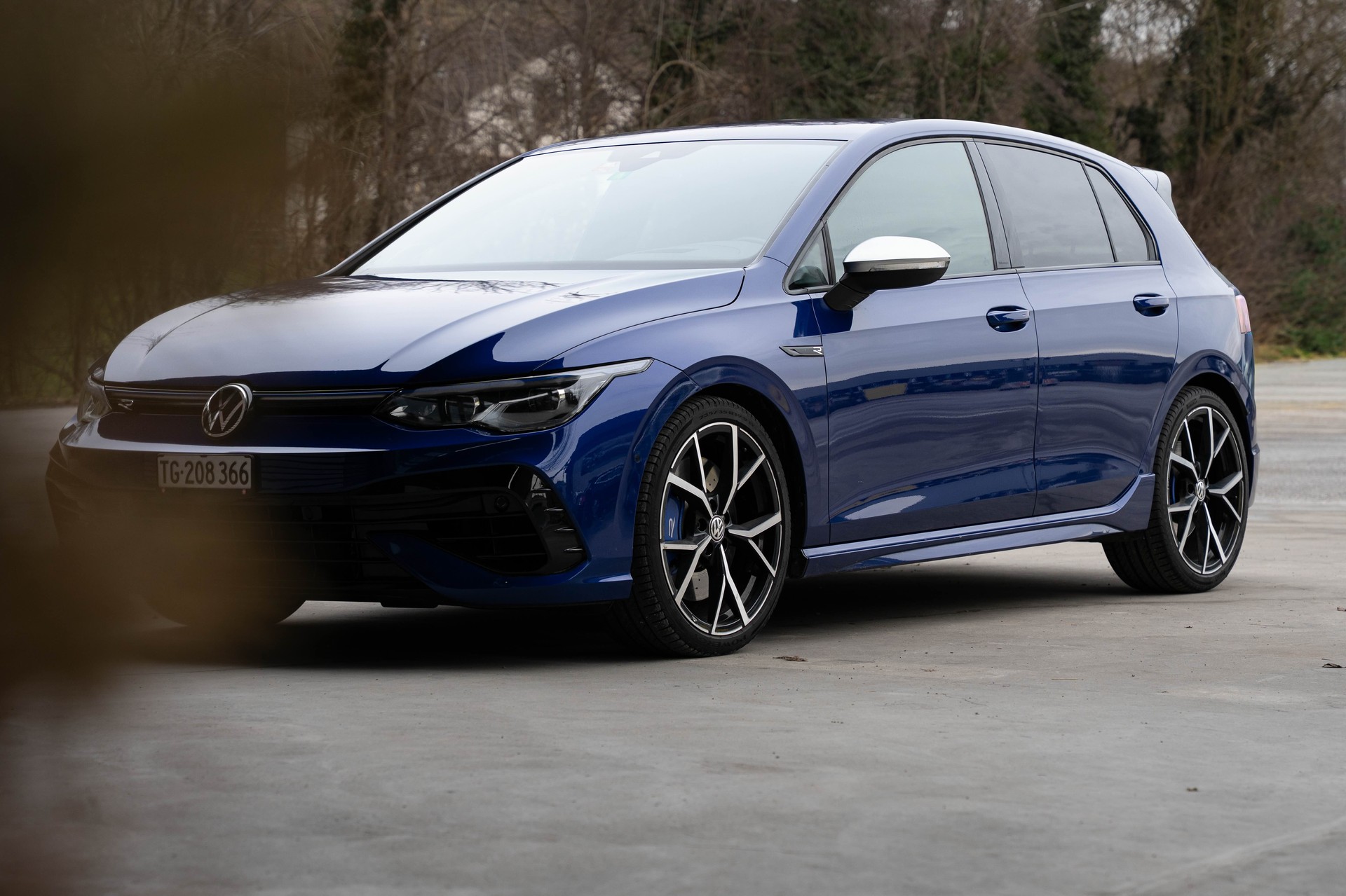 VW Golf 2.0 TSI R DSG 4Motion-image-4