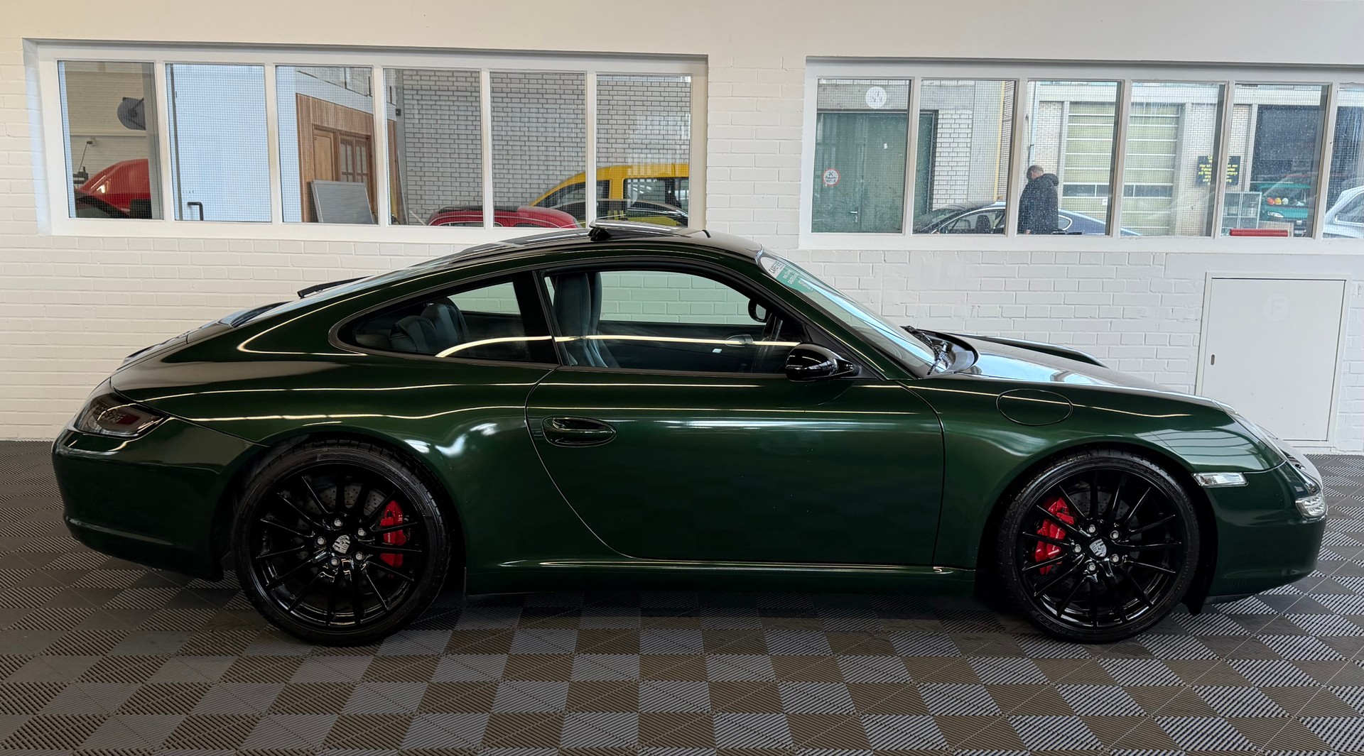 PORSCHE 911 Carrera S 355 PS-image-1