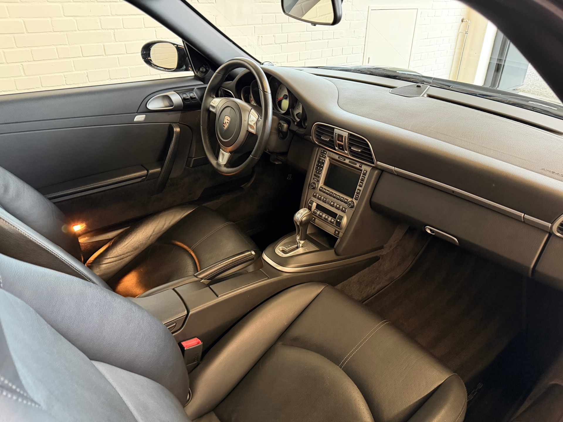 PORSCHE 911 Carrera S 355 PS-image-10