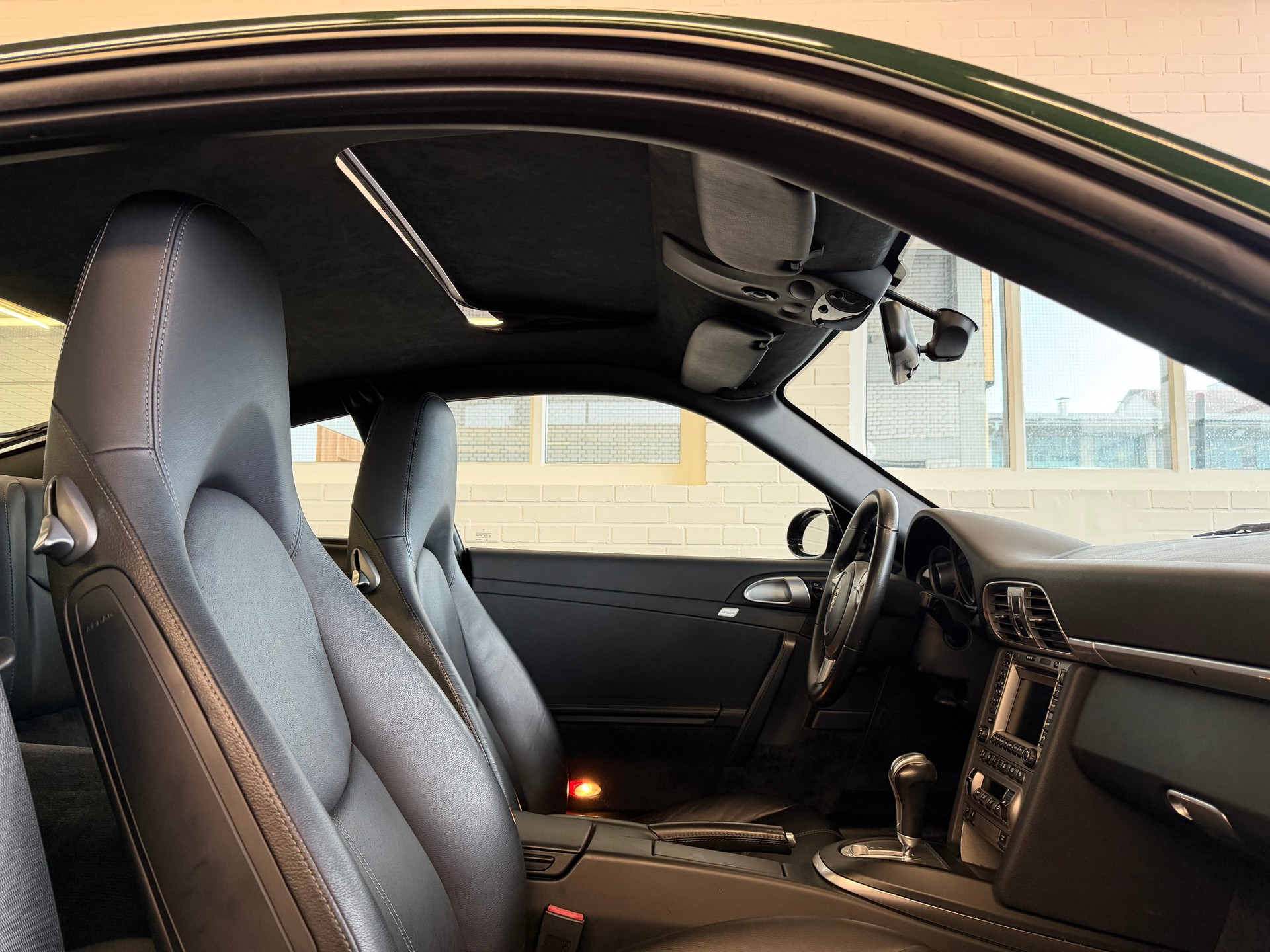 PORSCHE 911 Carrera S 355 PS-image-9