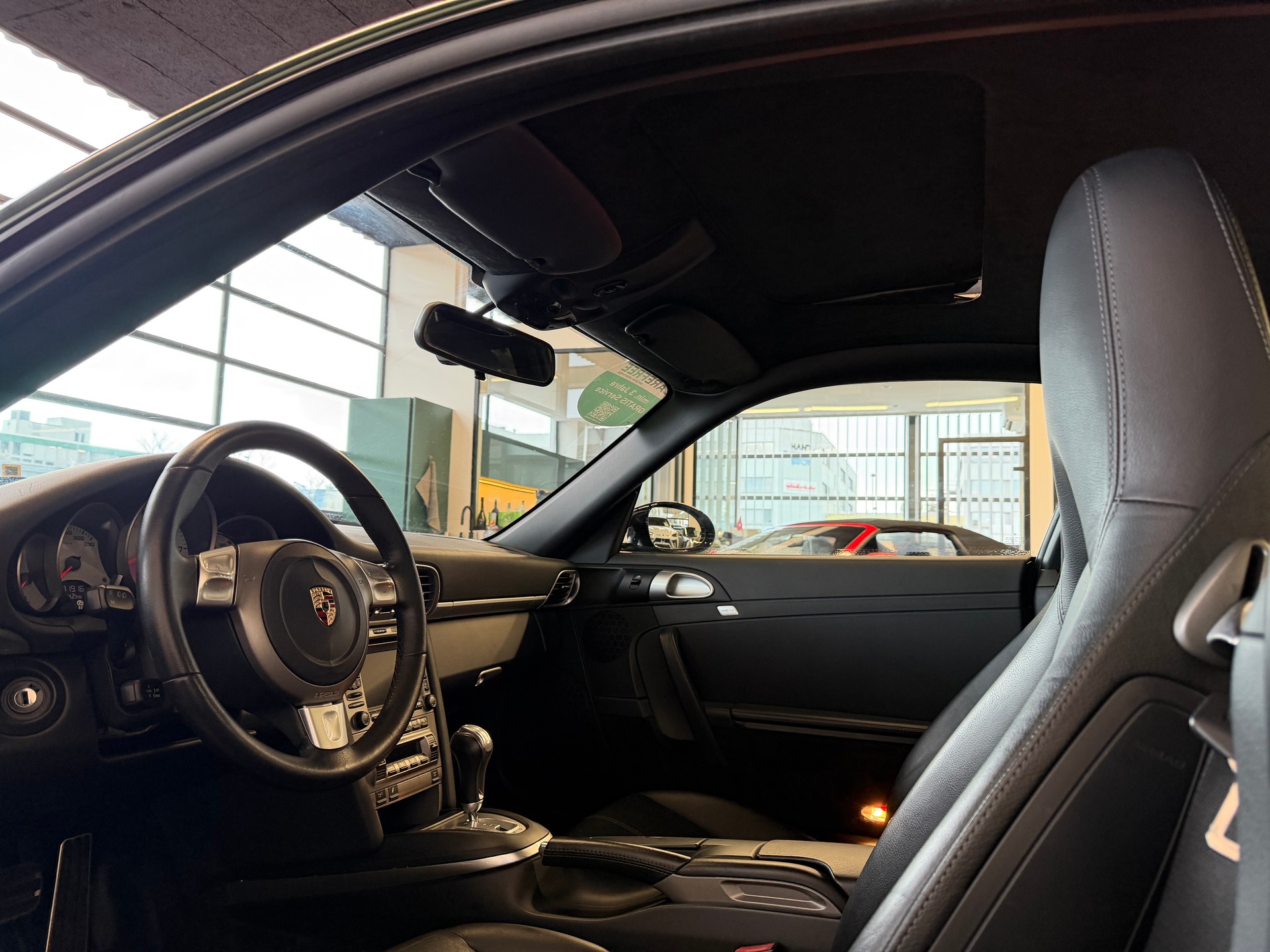 PORSCHE 911 Carrera S 355 PS-image-12