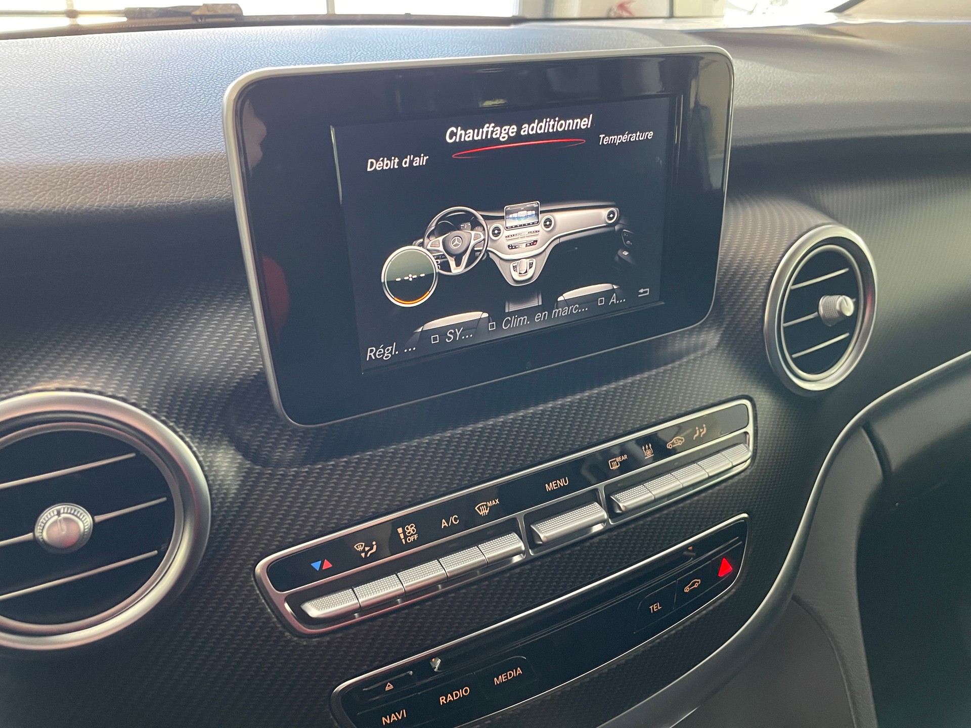 MERCEDES-BENZ Marco Polo Horizon 250 d 4Matic AMG Line-image-18