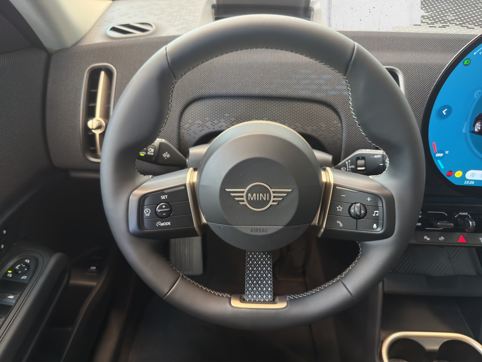 MINI Countryman E-image-11
