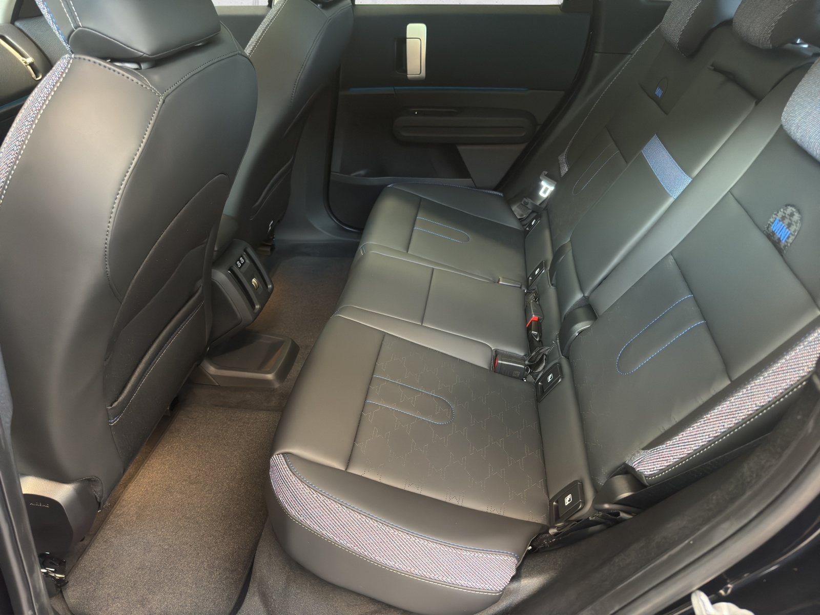 MINI Countryman E-image-10