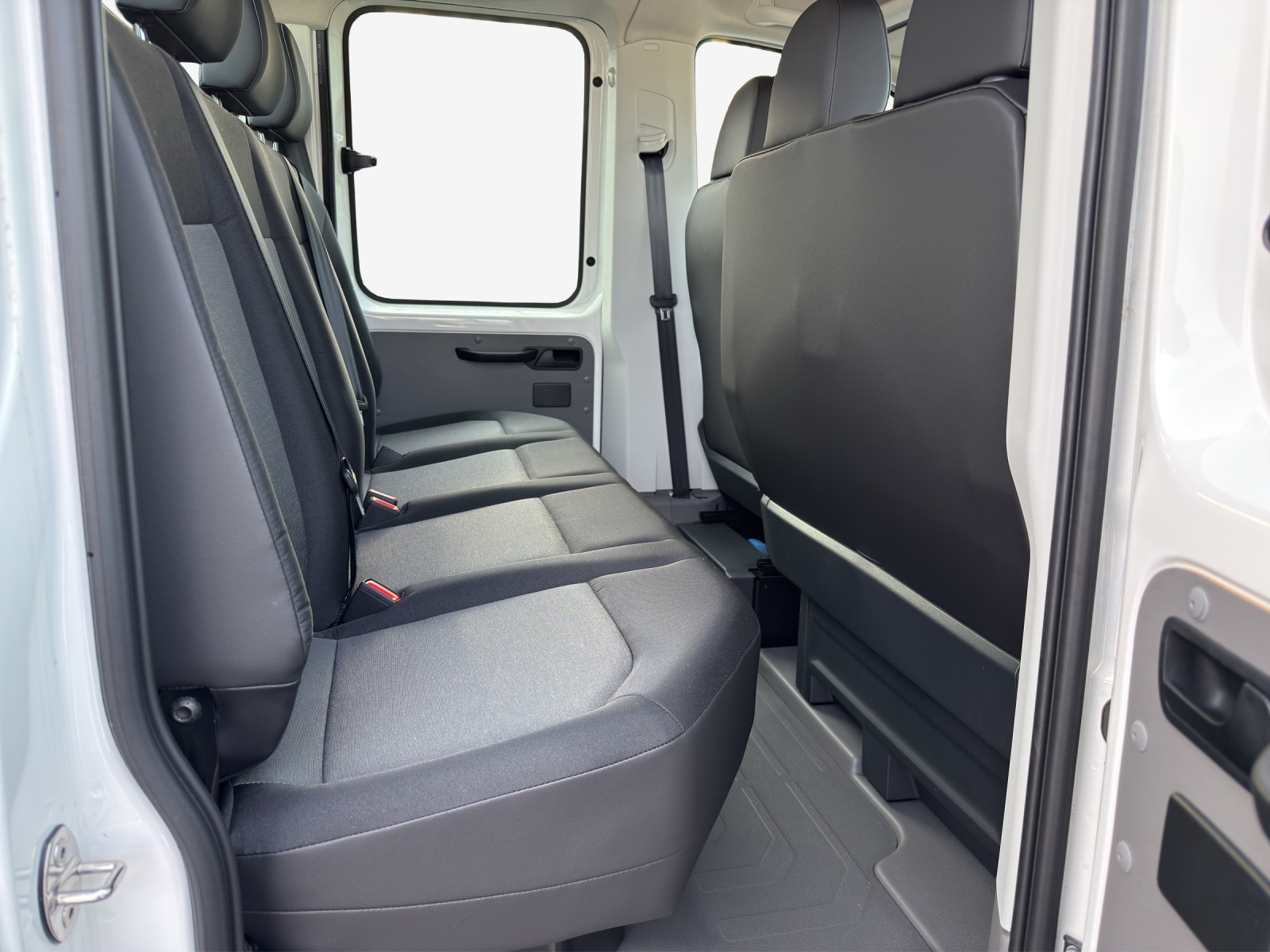 VW Crafter 35 2.0 BiTDI Entry L3 A-image-7