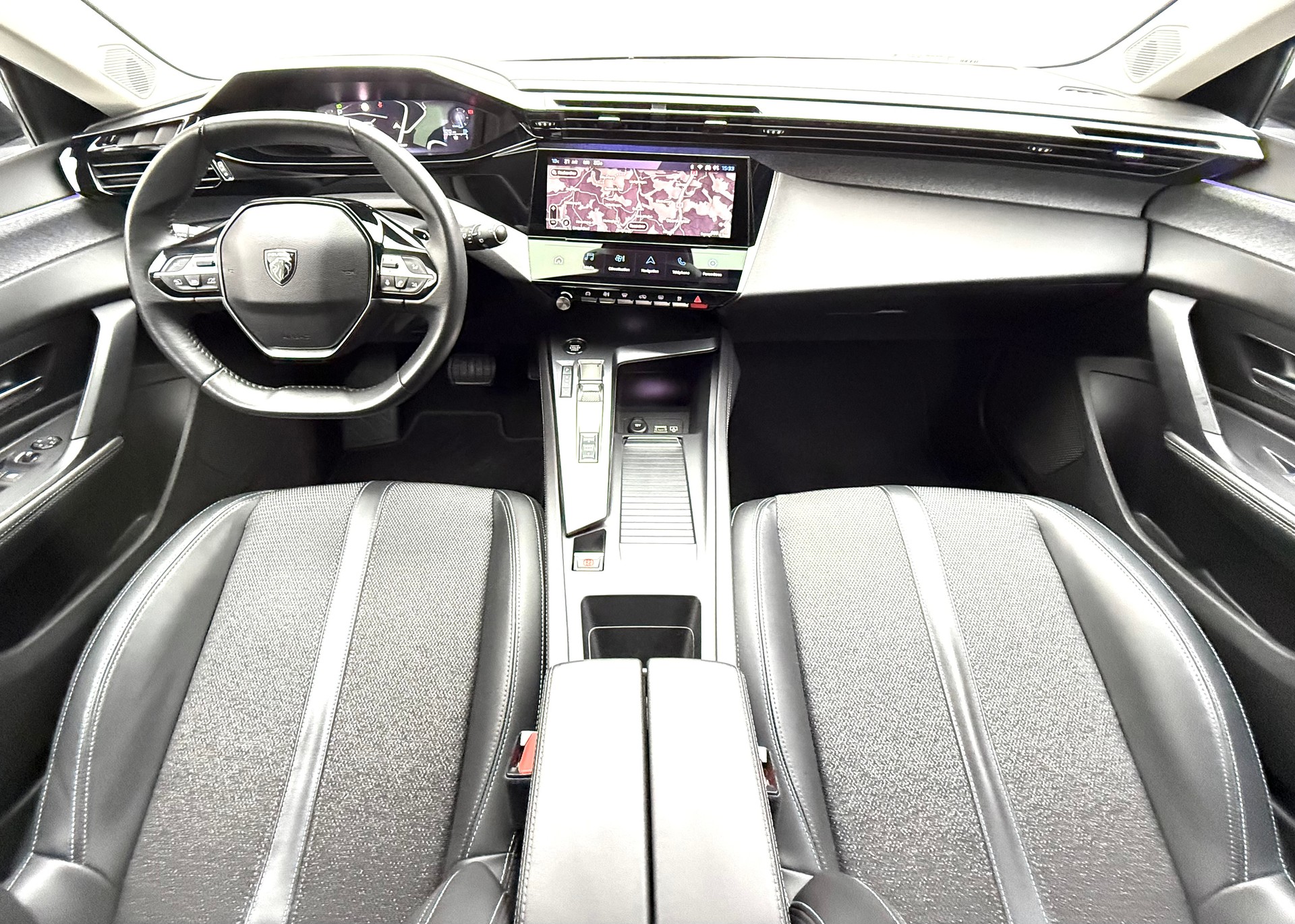 PEUGEOT 308 1.2 Pure Tech Allure EAT8-image-7