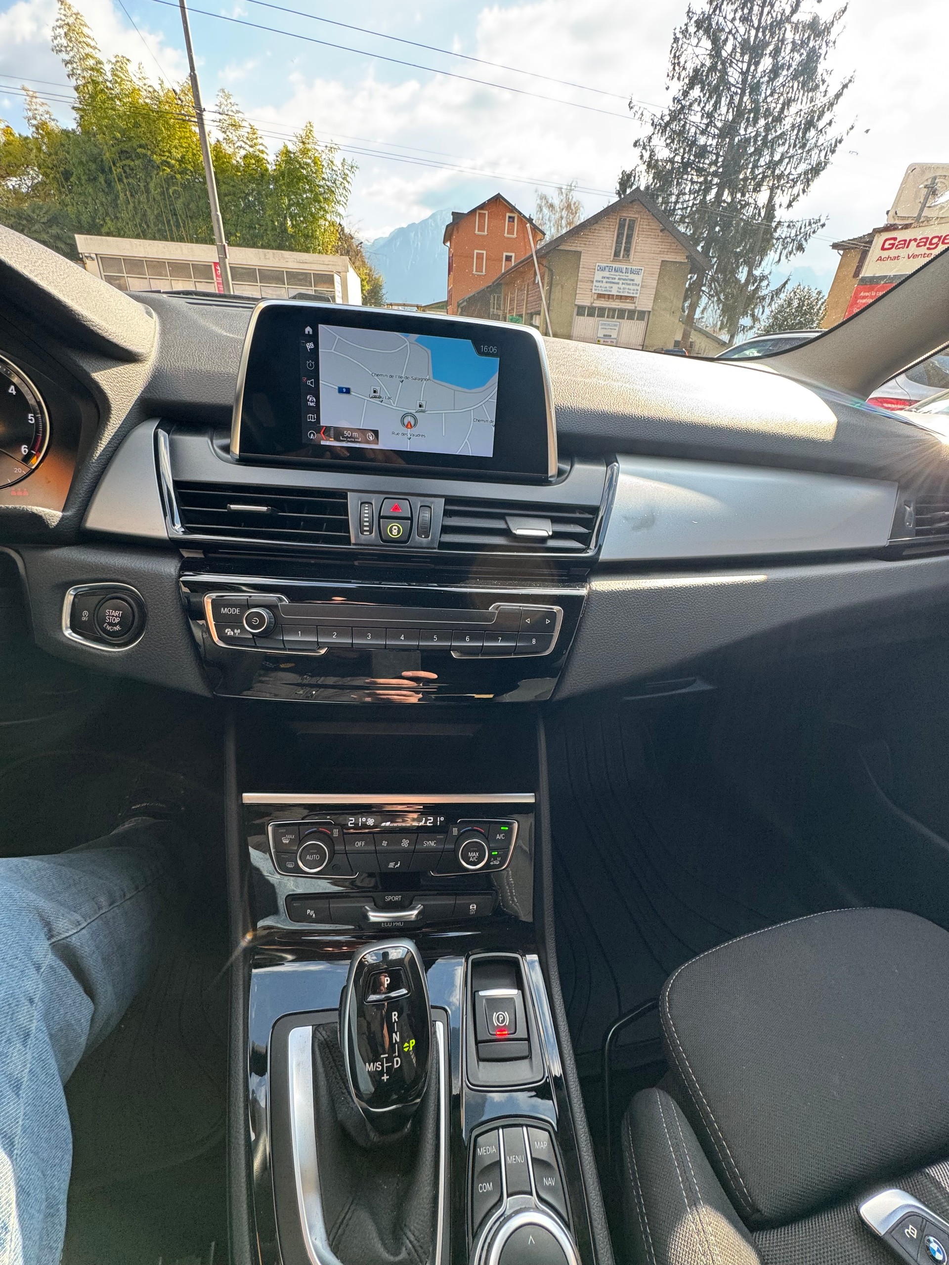 BMW 218d Gran Tourer Steptronic-image-9