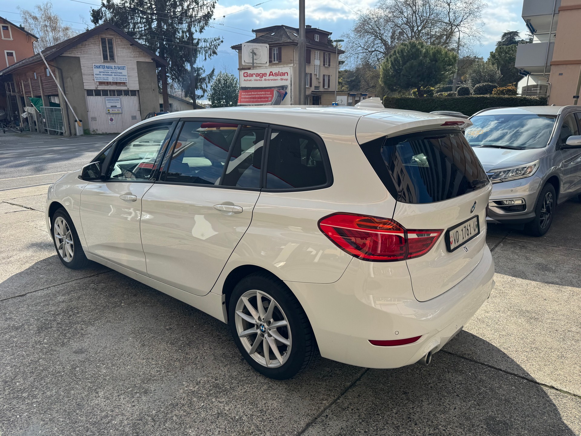 BMW 218d Gran Tourer Steptronic-image-1