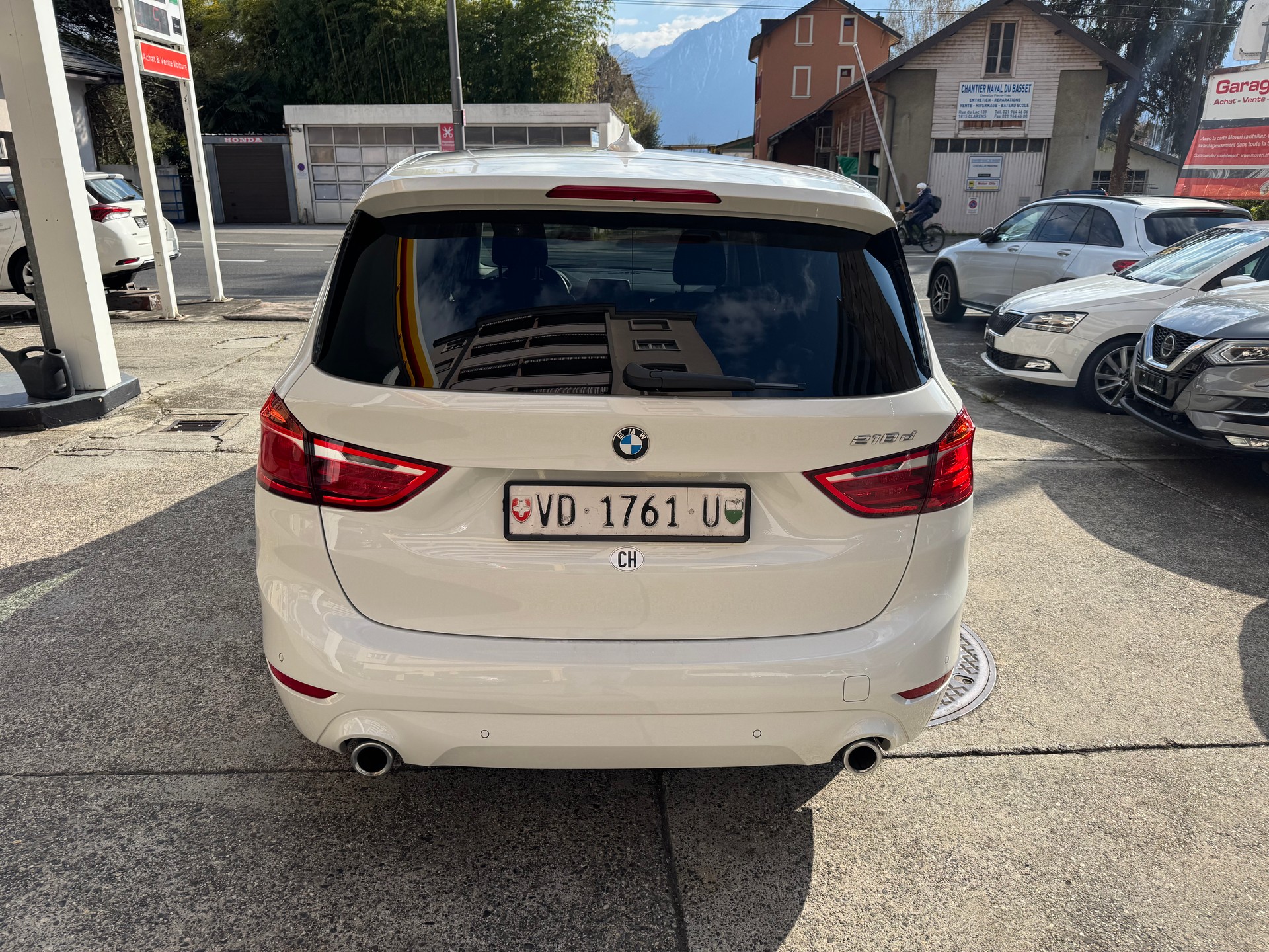 BMW 218d Gran Tourer Steptronic-image-2